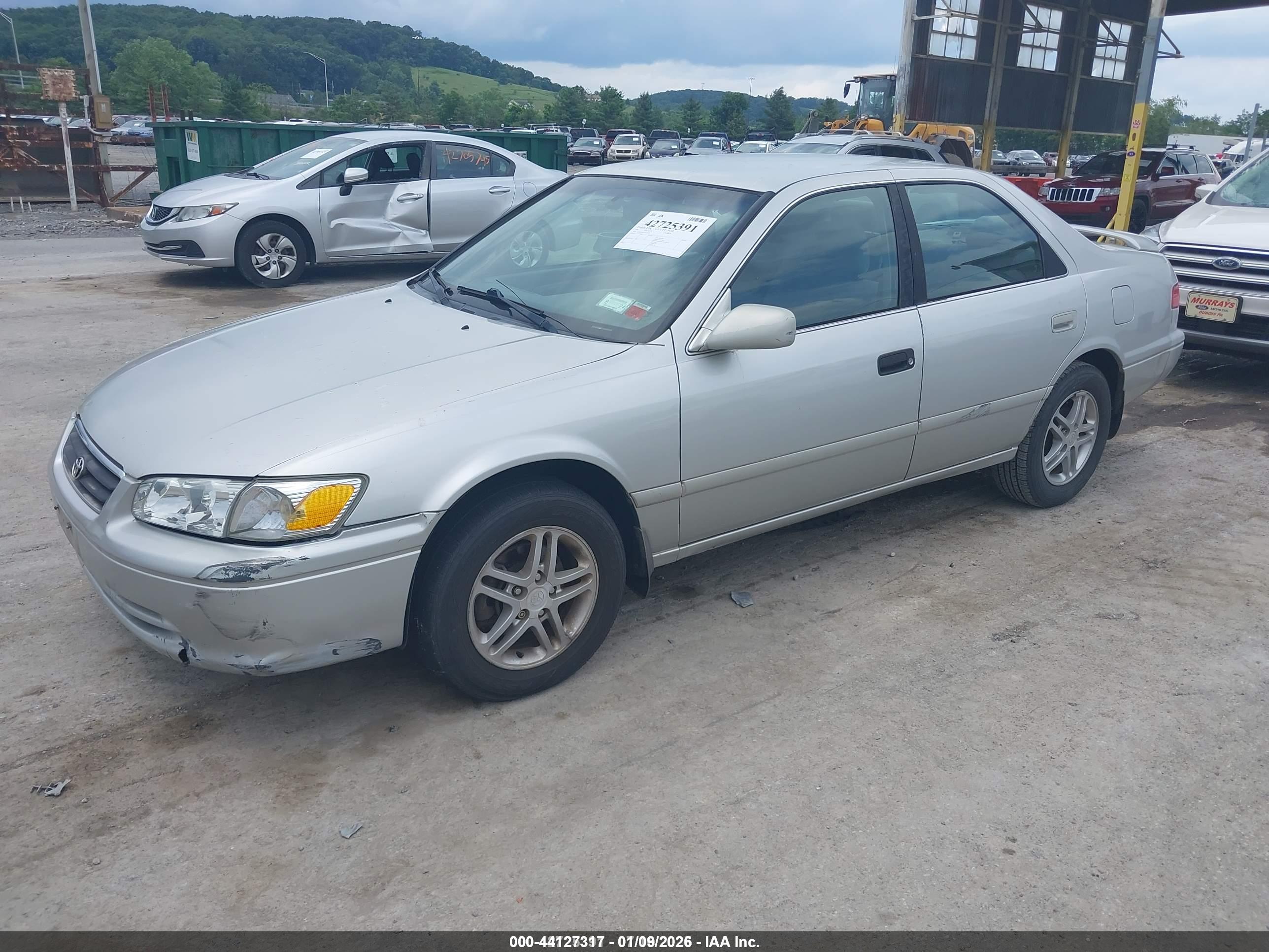 TOYOTA CAMRY image 2