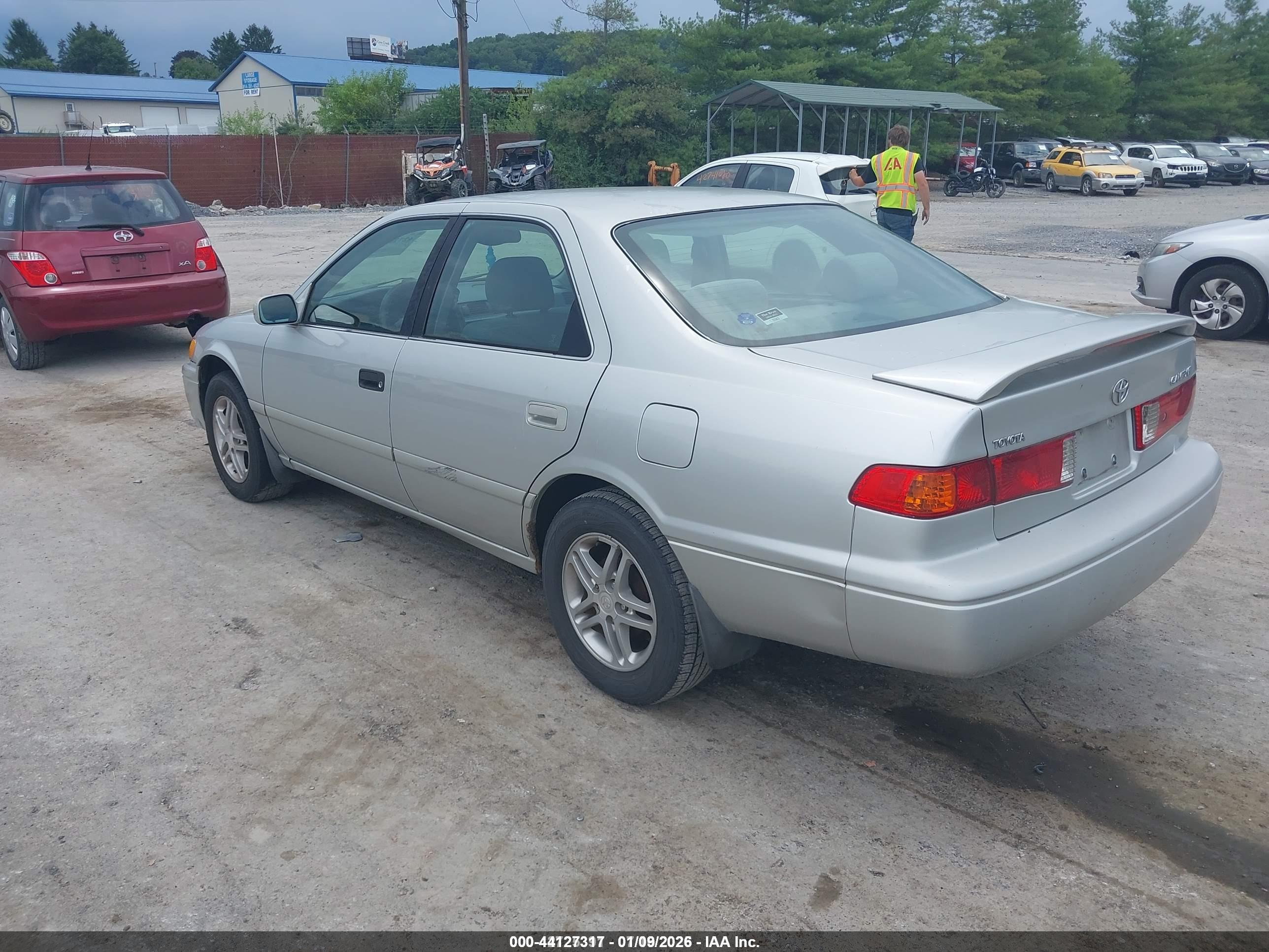 TOYOTA CAMRY image 3