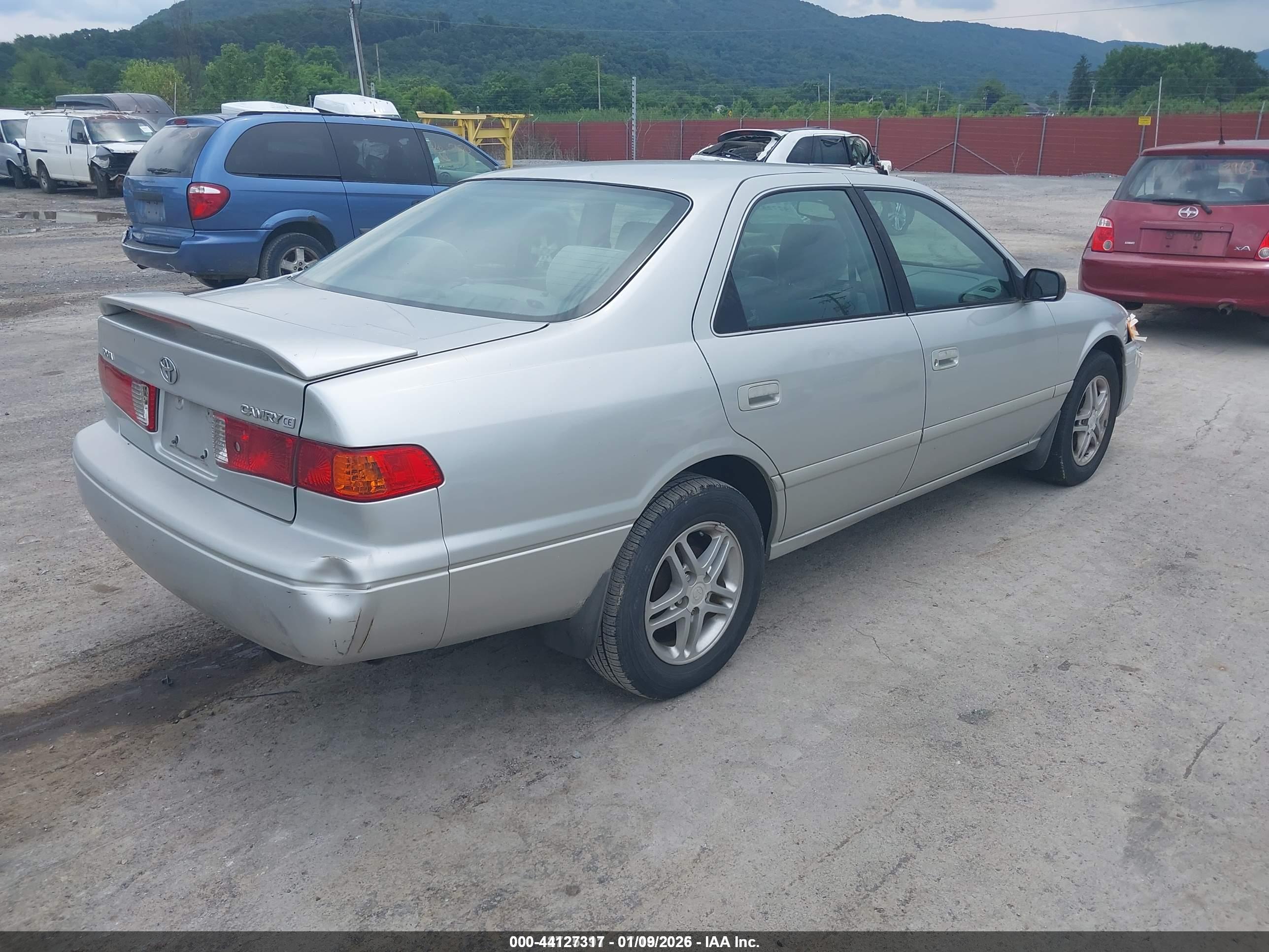 TOYOTA CAMRY image 4