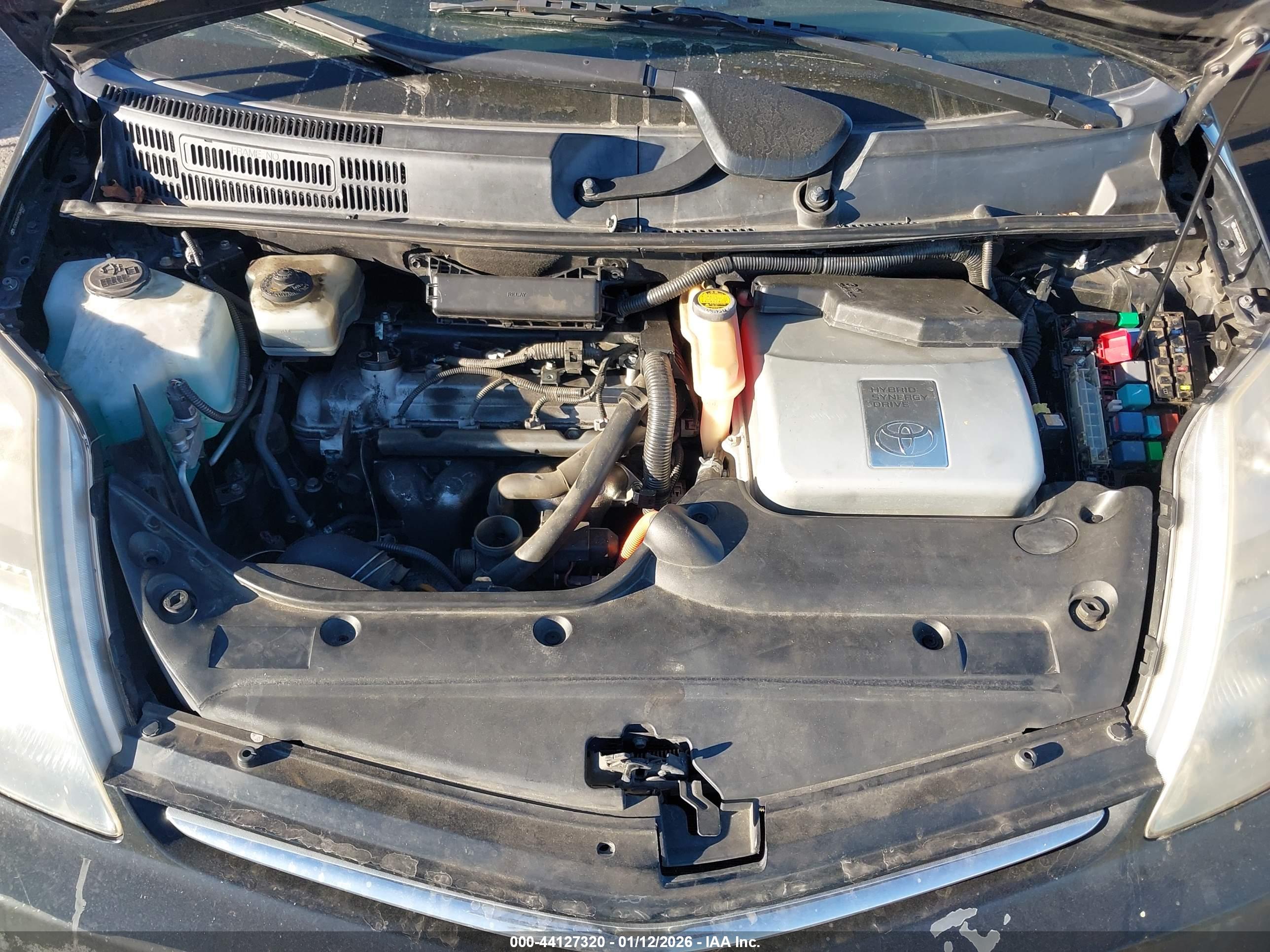TOYOTA PRIUS image 10