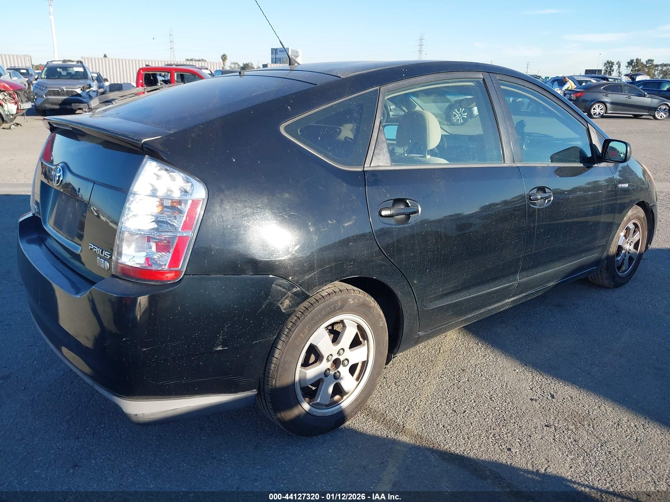 TOYOTA PRIUS image 4