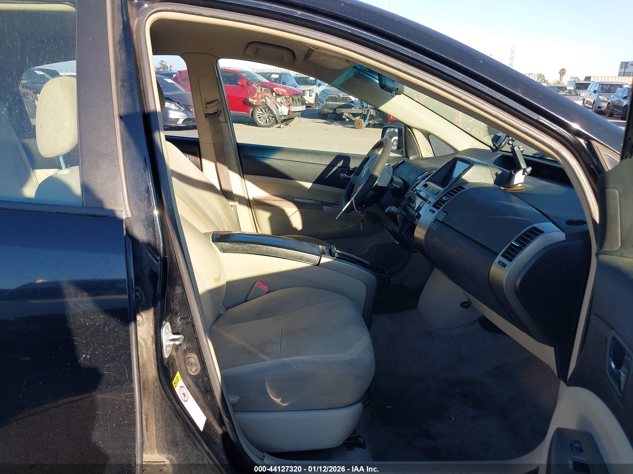 TOYOTA PRIUS image 5