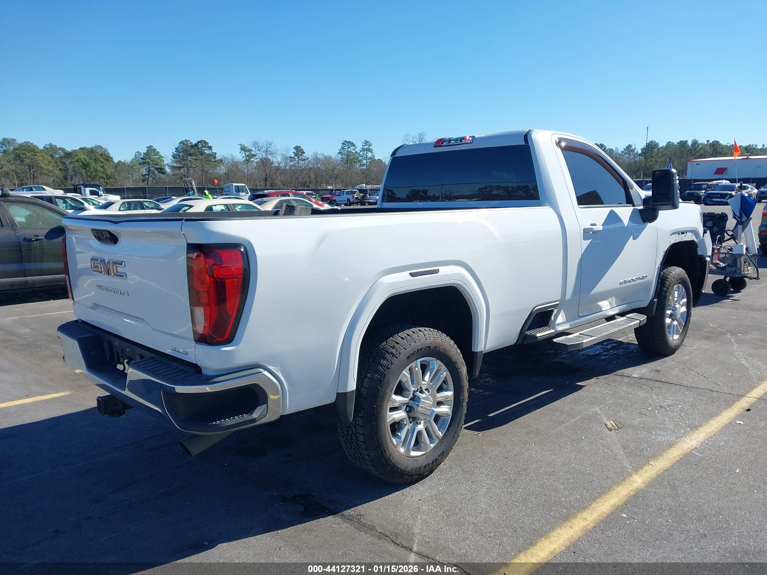 GMC SIERRA image 4