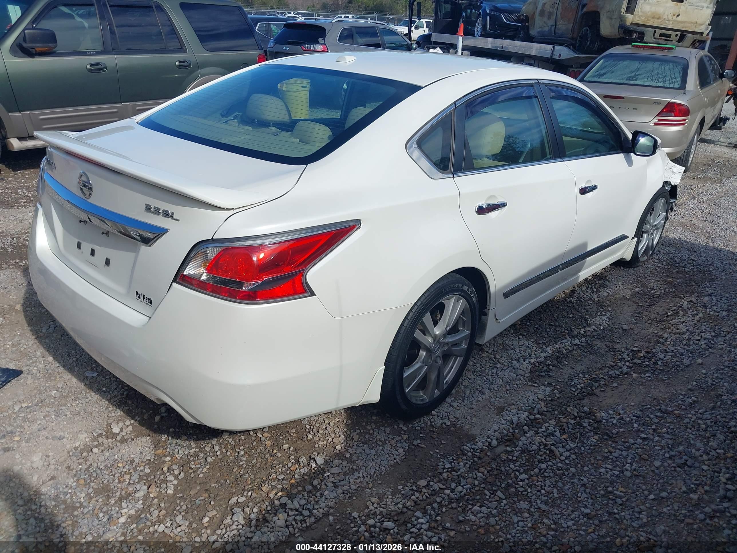 NISSAN ALTIMA image 4