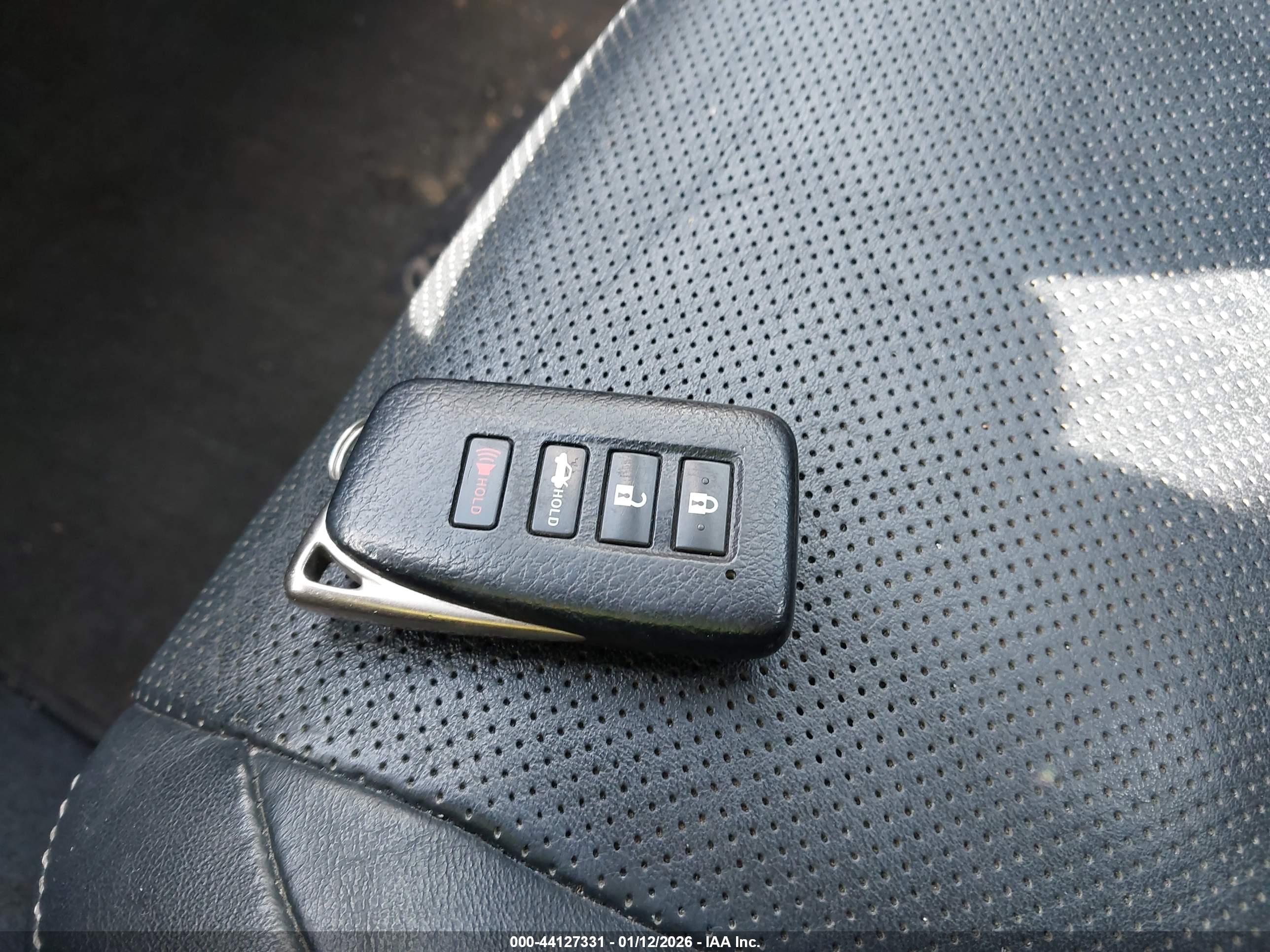 LEXUS ES image 11