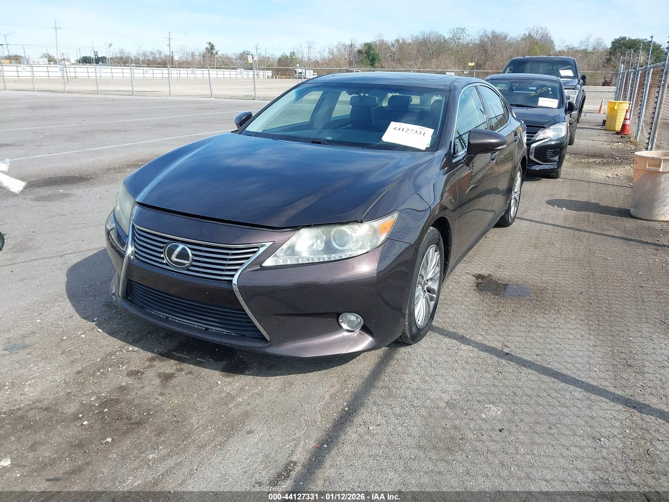 LEXUS ES image 2