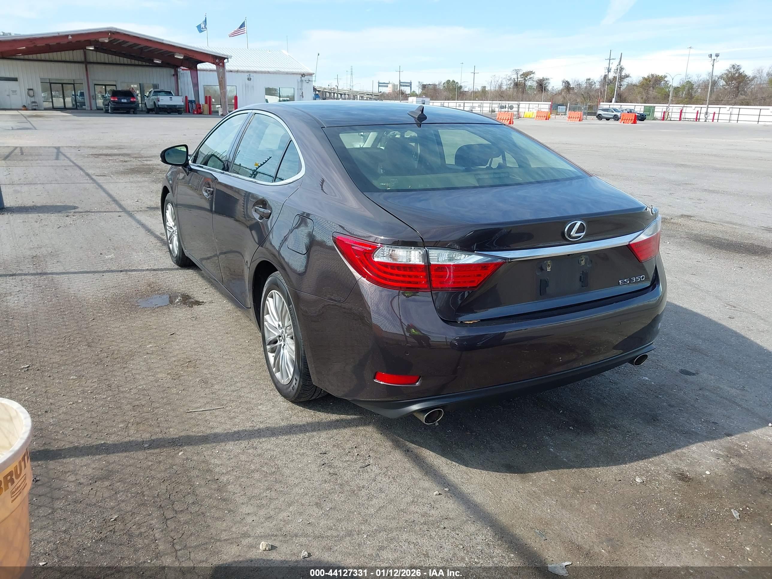 LEXUS ES image 3