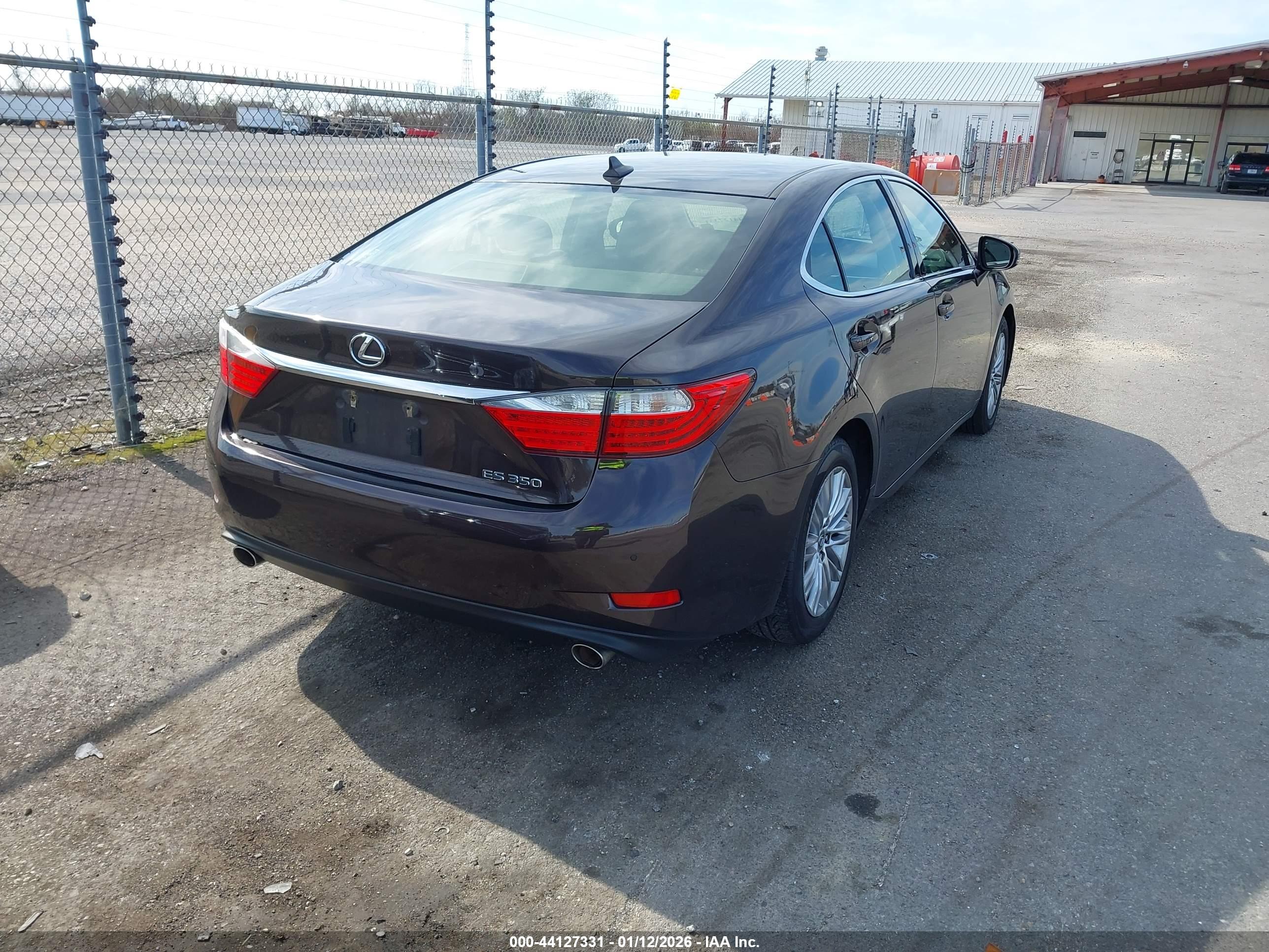 LEXUS ES image 4