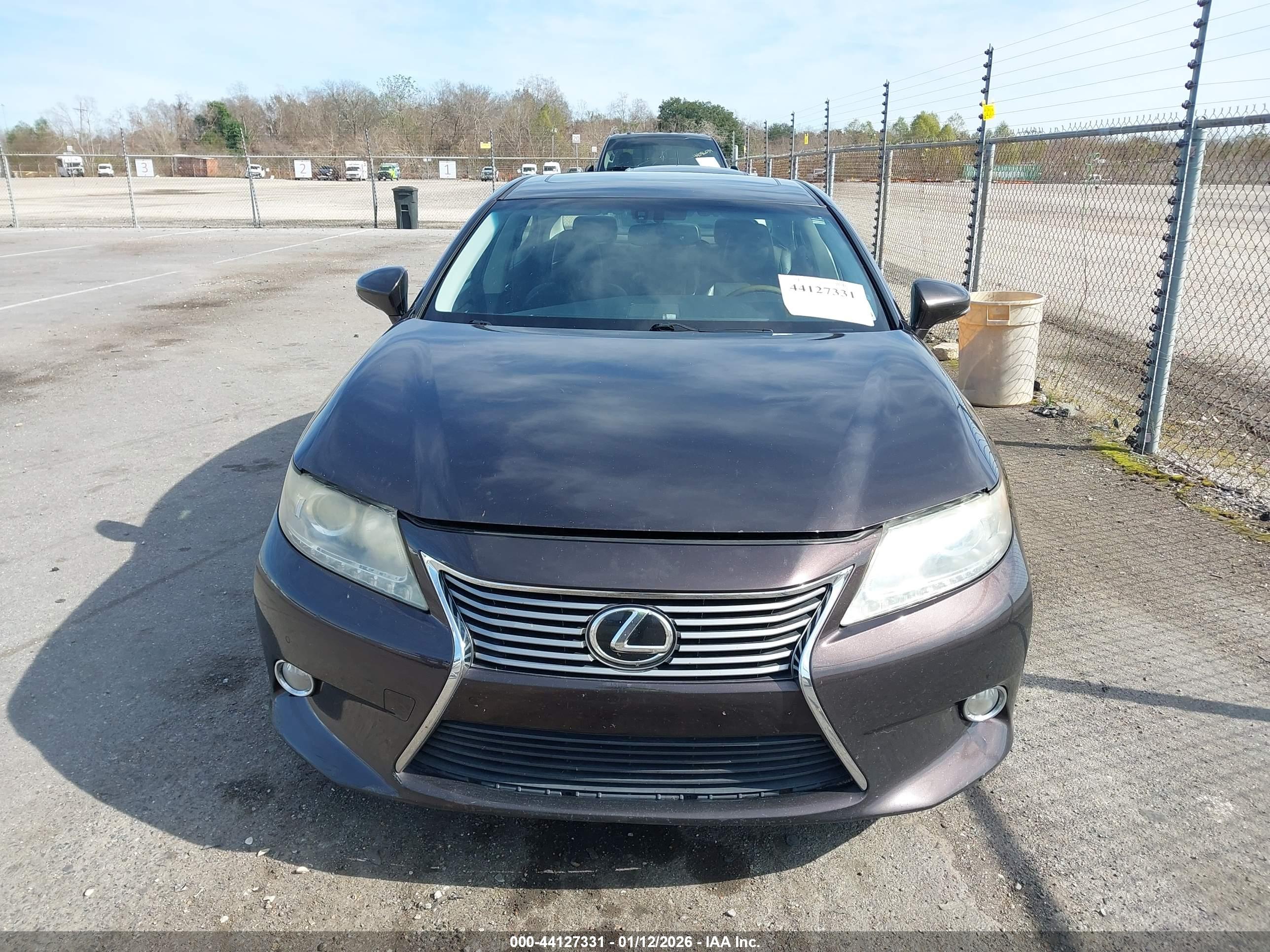 LEXUS ES image 6