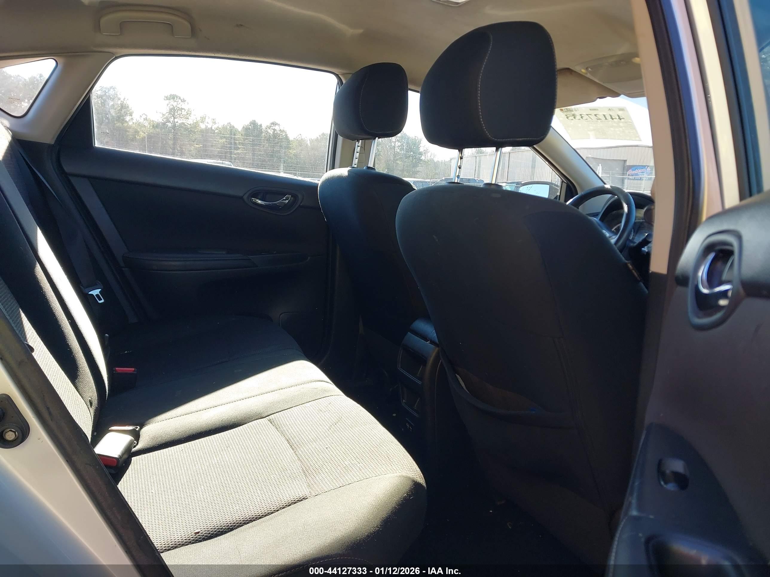 NISSAN SENTRA image 8