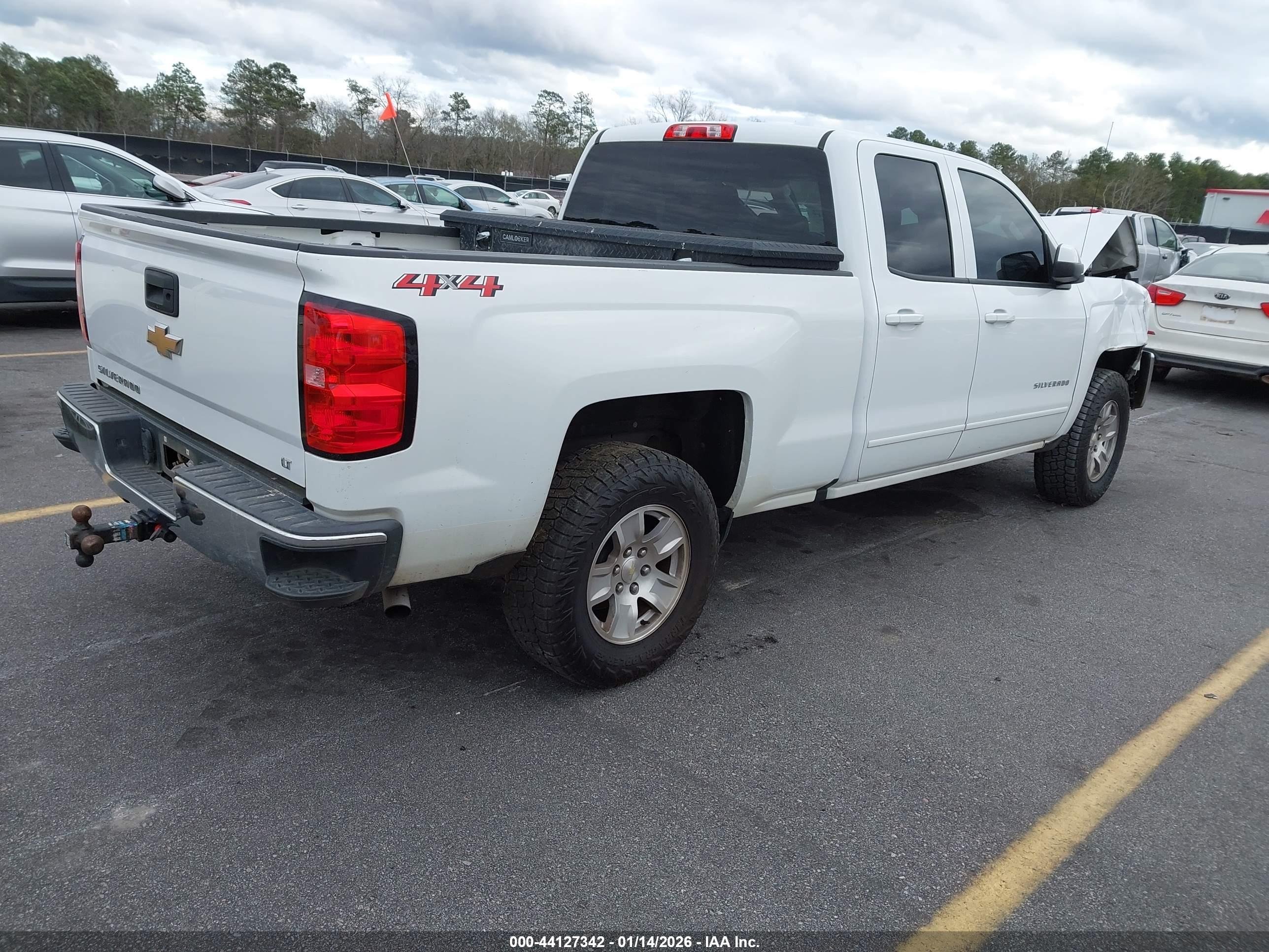 CHEVROLET SILVERADO image 4