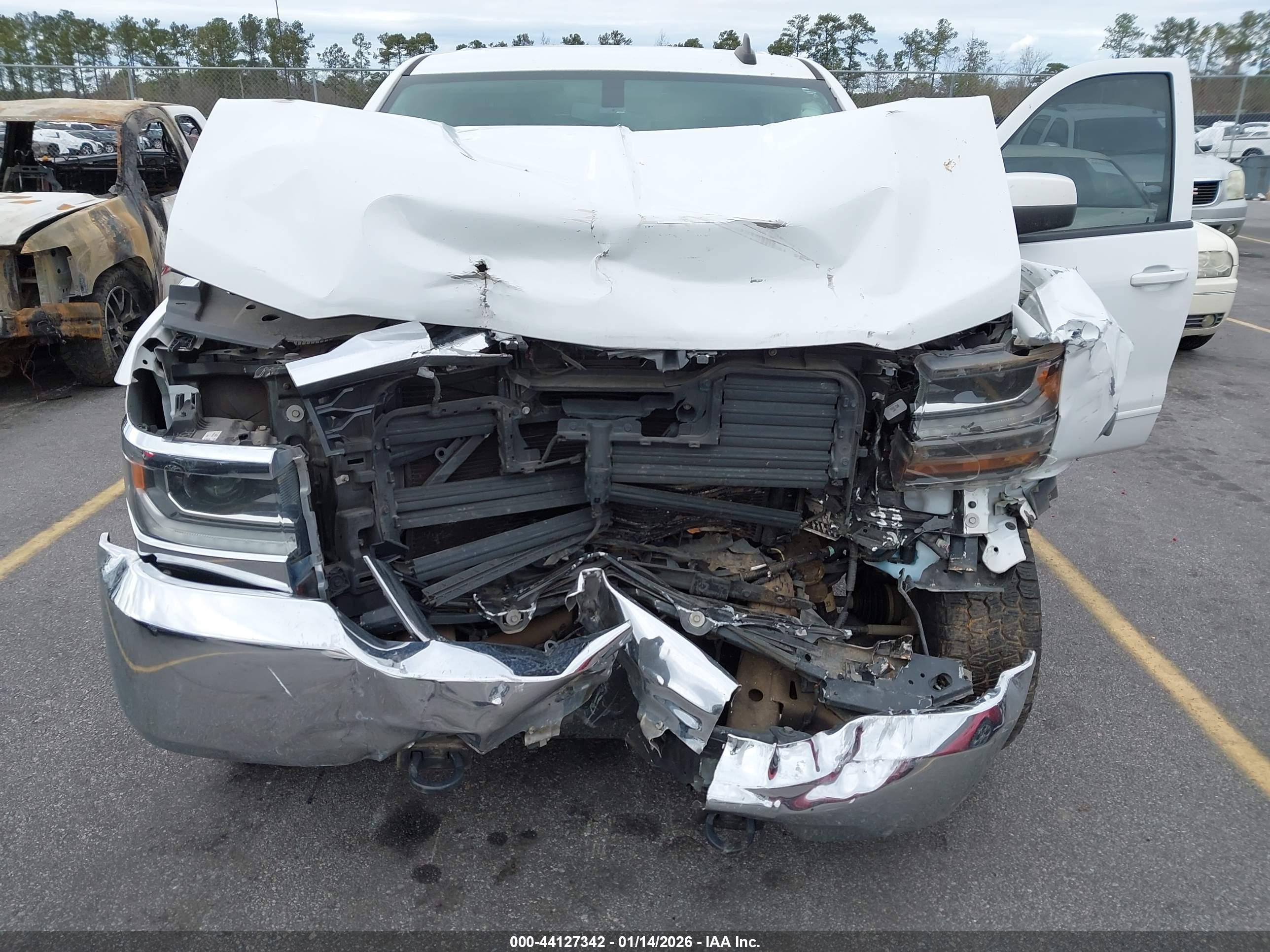 CHEVROLET SILVERADO image 6