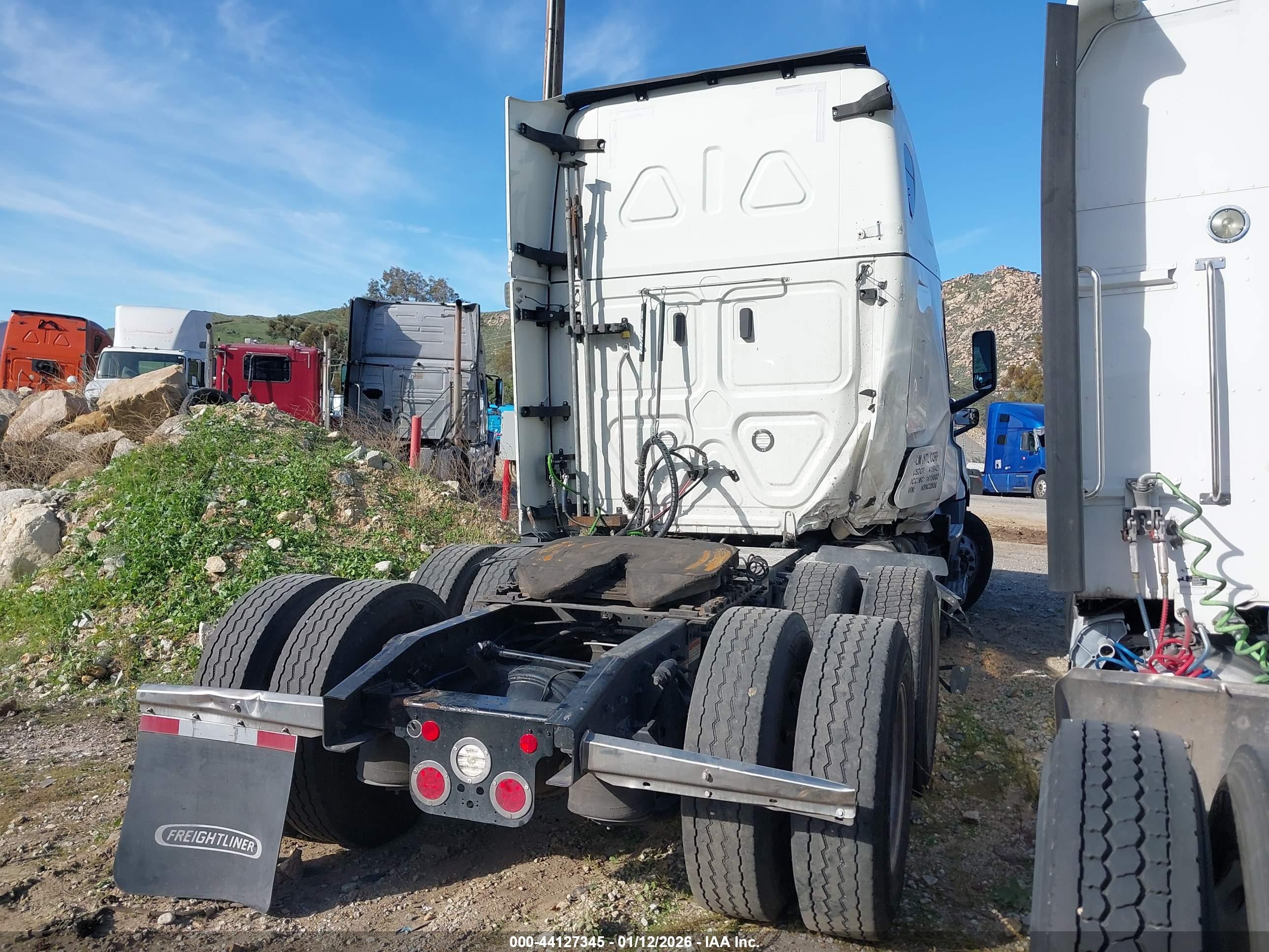 FREIGHTLINER NEW image 4
