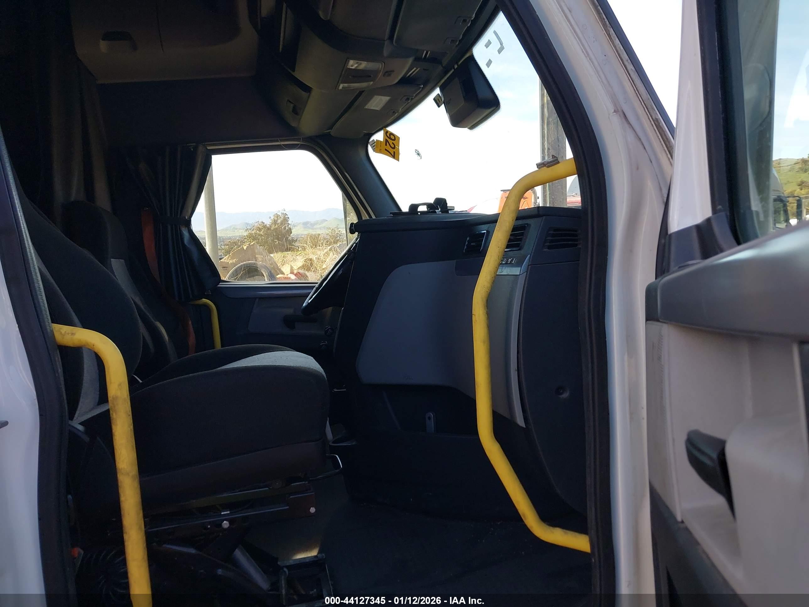 FREIGHTLINER NEW image 8