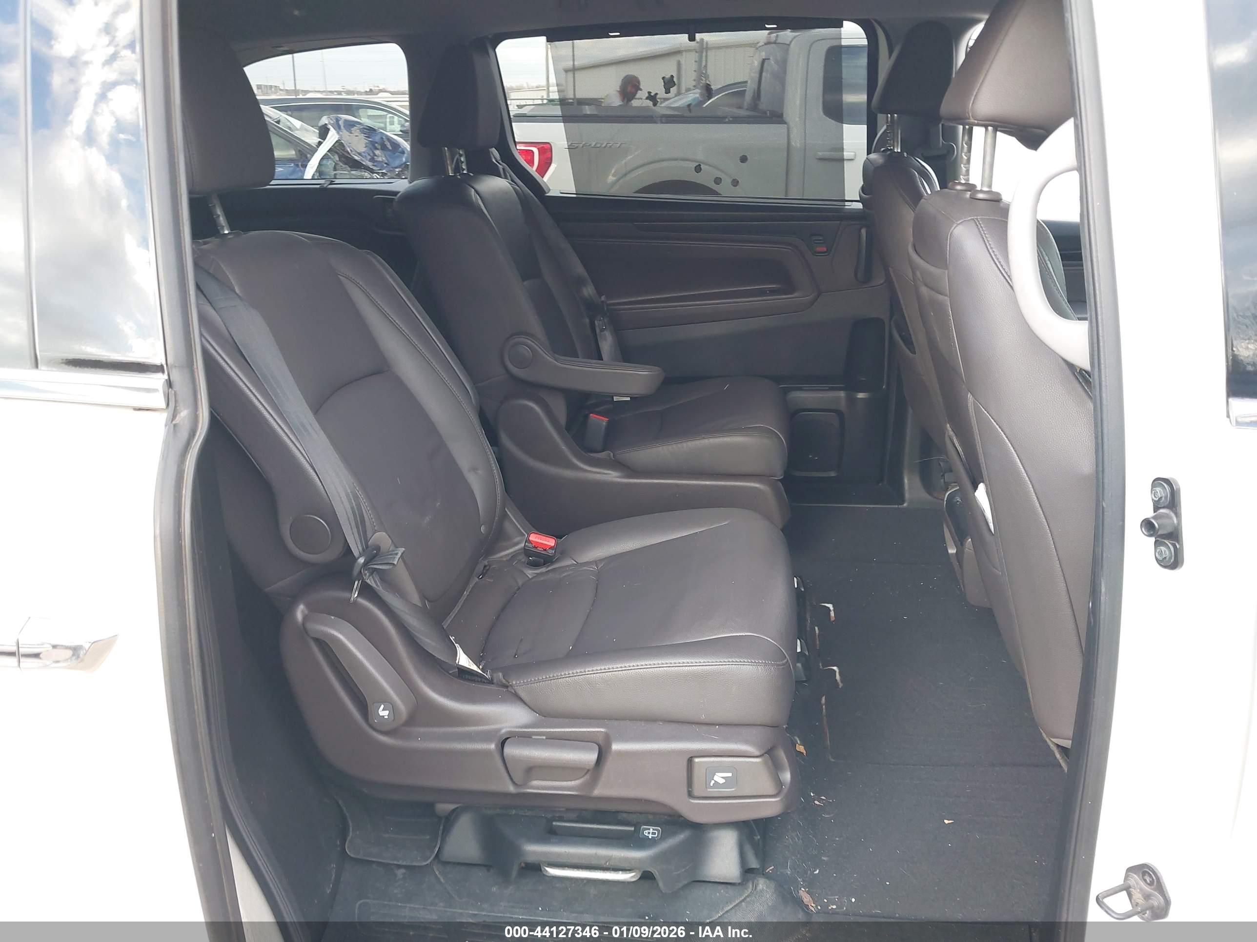 HONDA ODYSSEY image 8