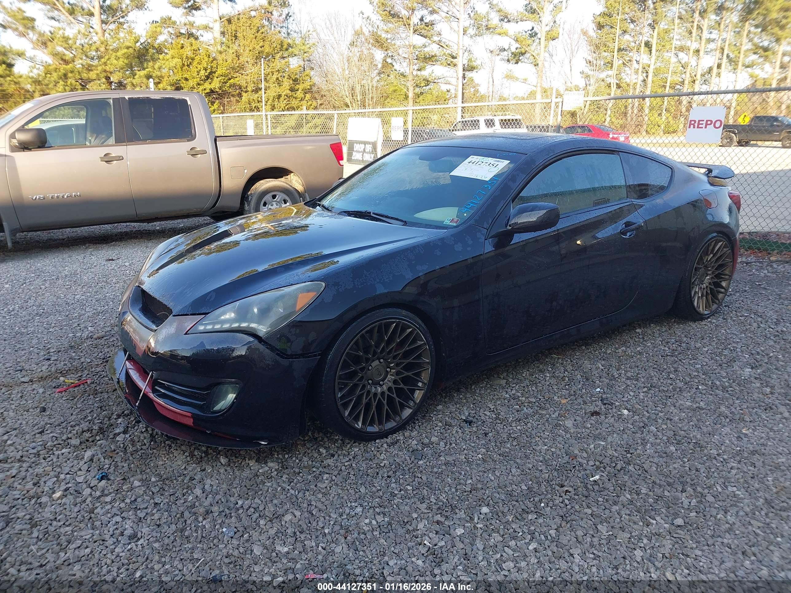 HYUNDAI GENESIS image 2