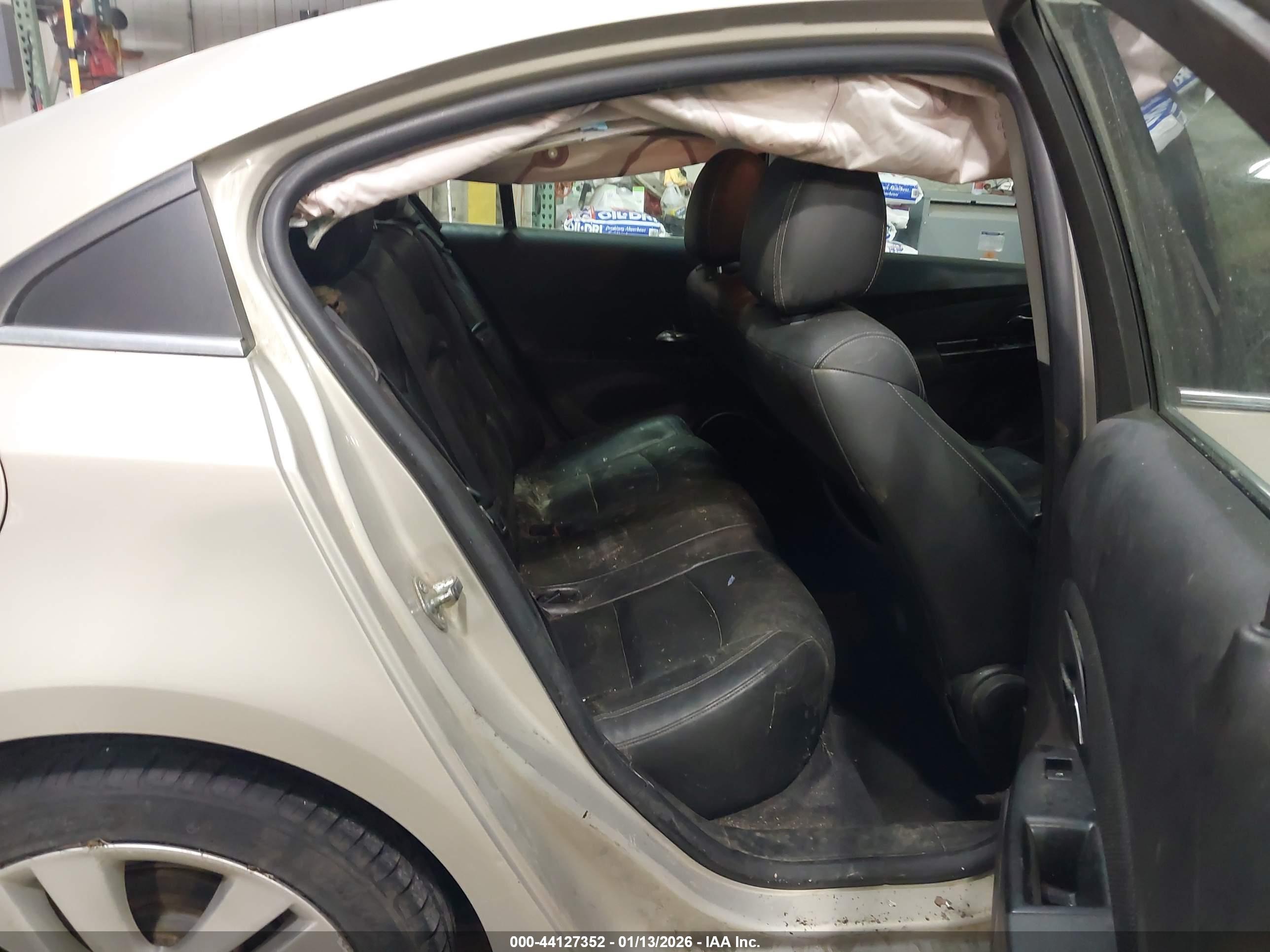 CHEVROLET CRUZE image 8