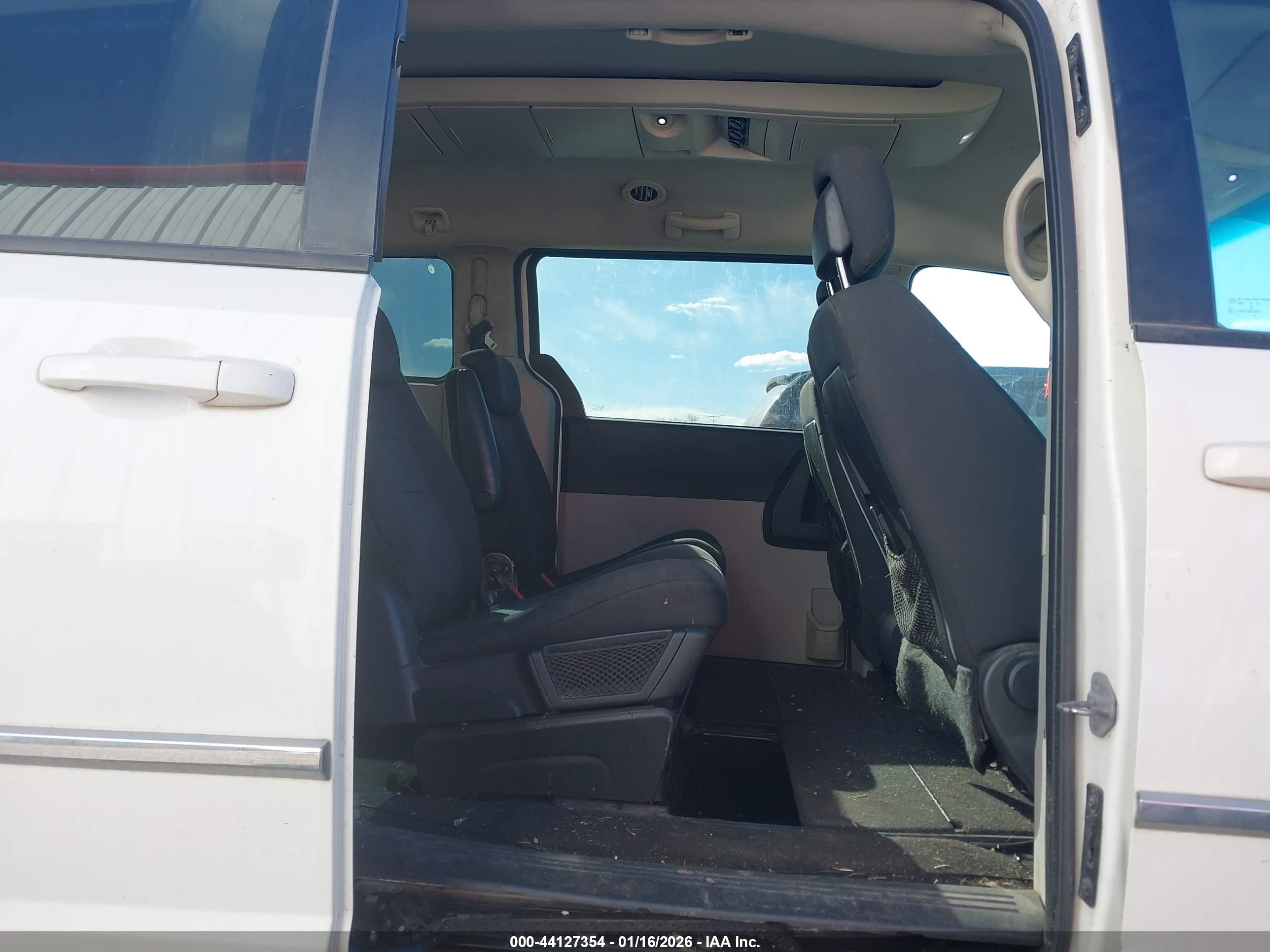 DODGE GRAND image 8