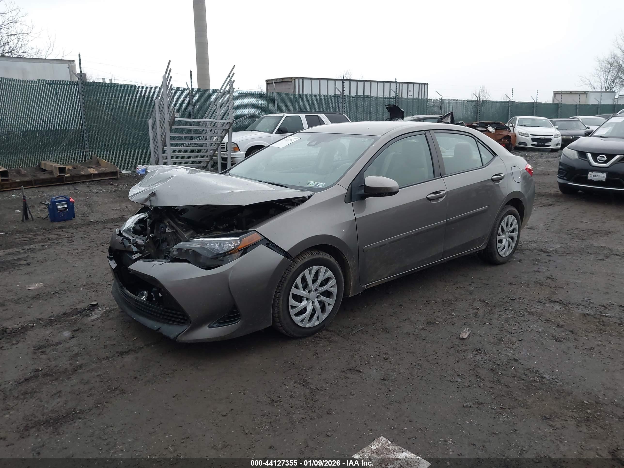 TOYOTA COROLLA image 2