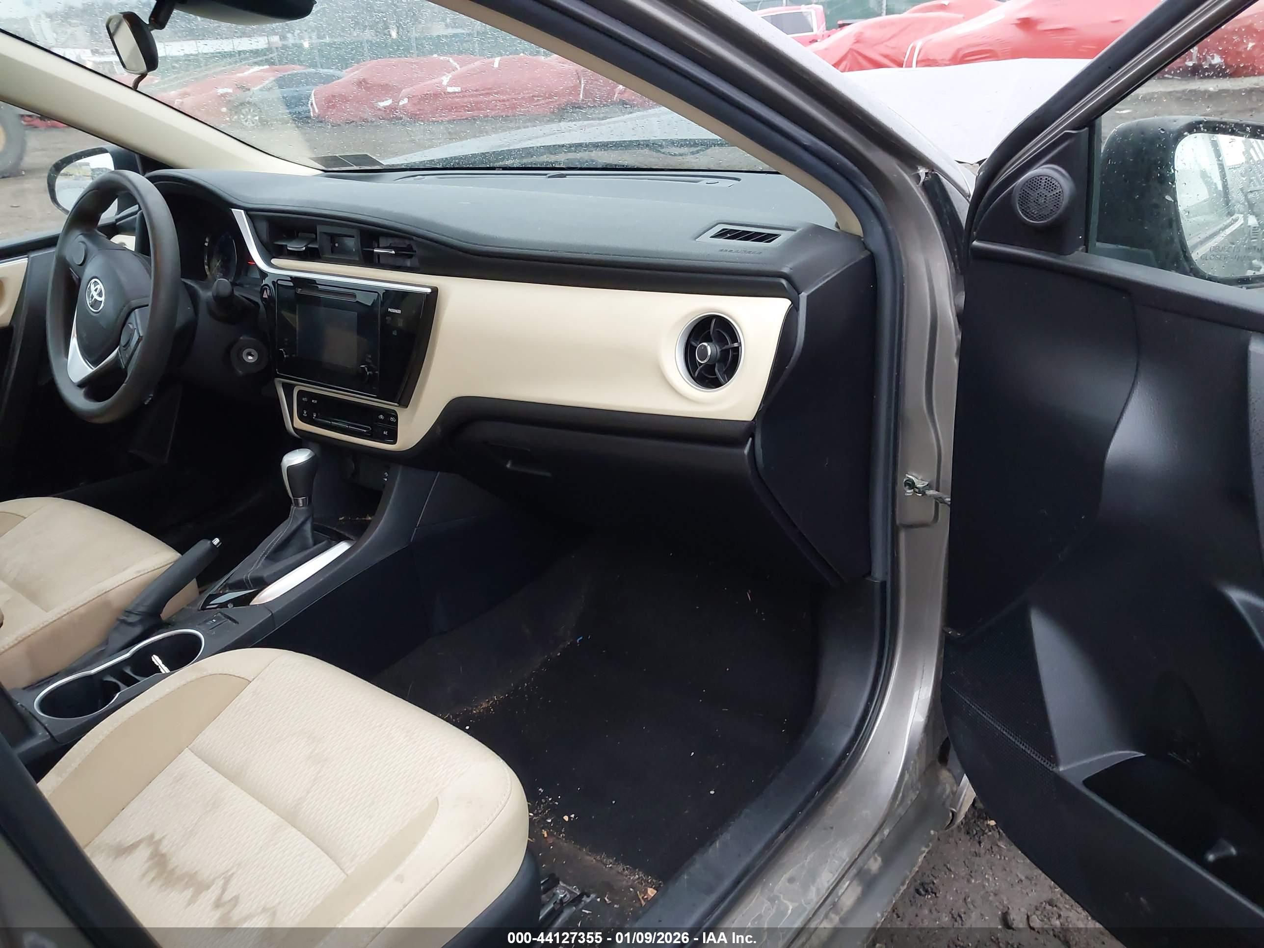 TOYOTA COROLLA image 5