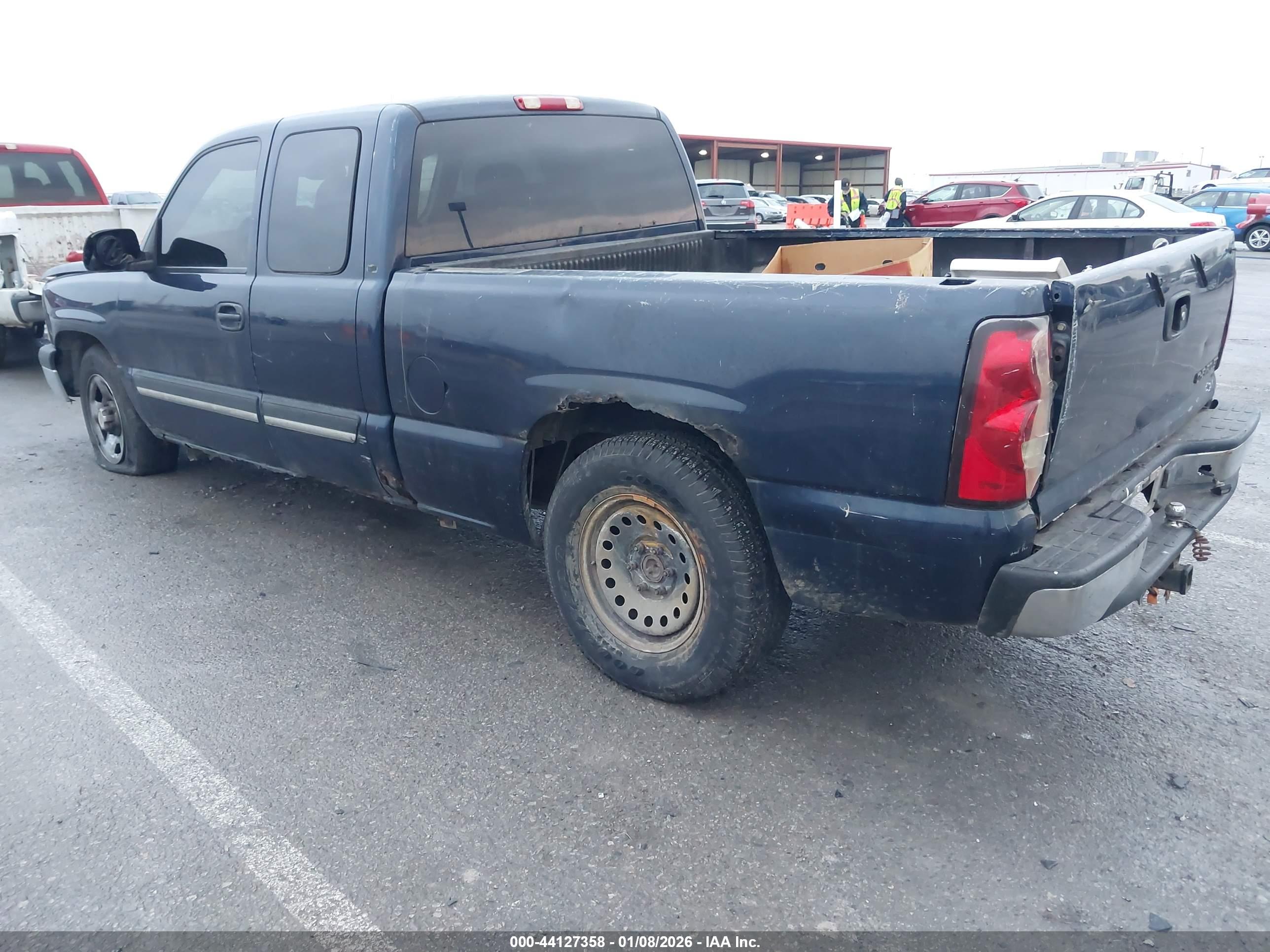 CHEVROLET SILVERADO image 3