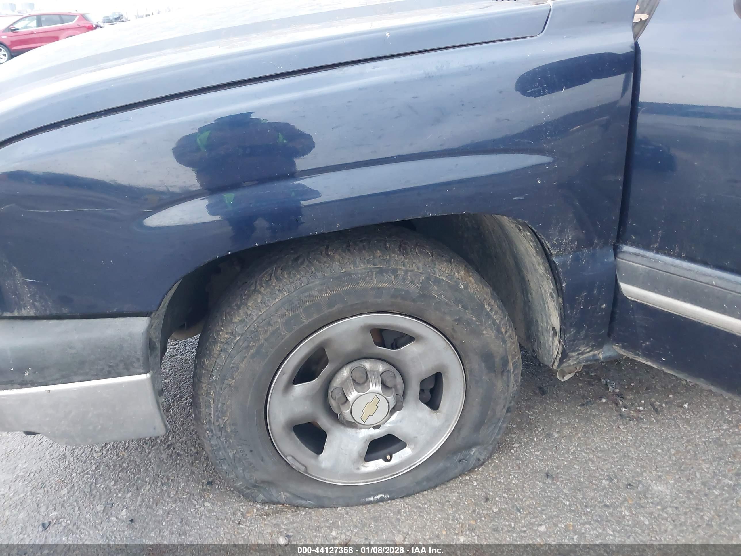 CHEVROLET SILVERADO image 6