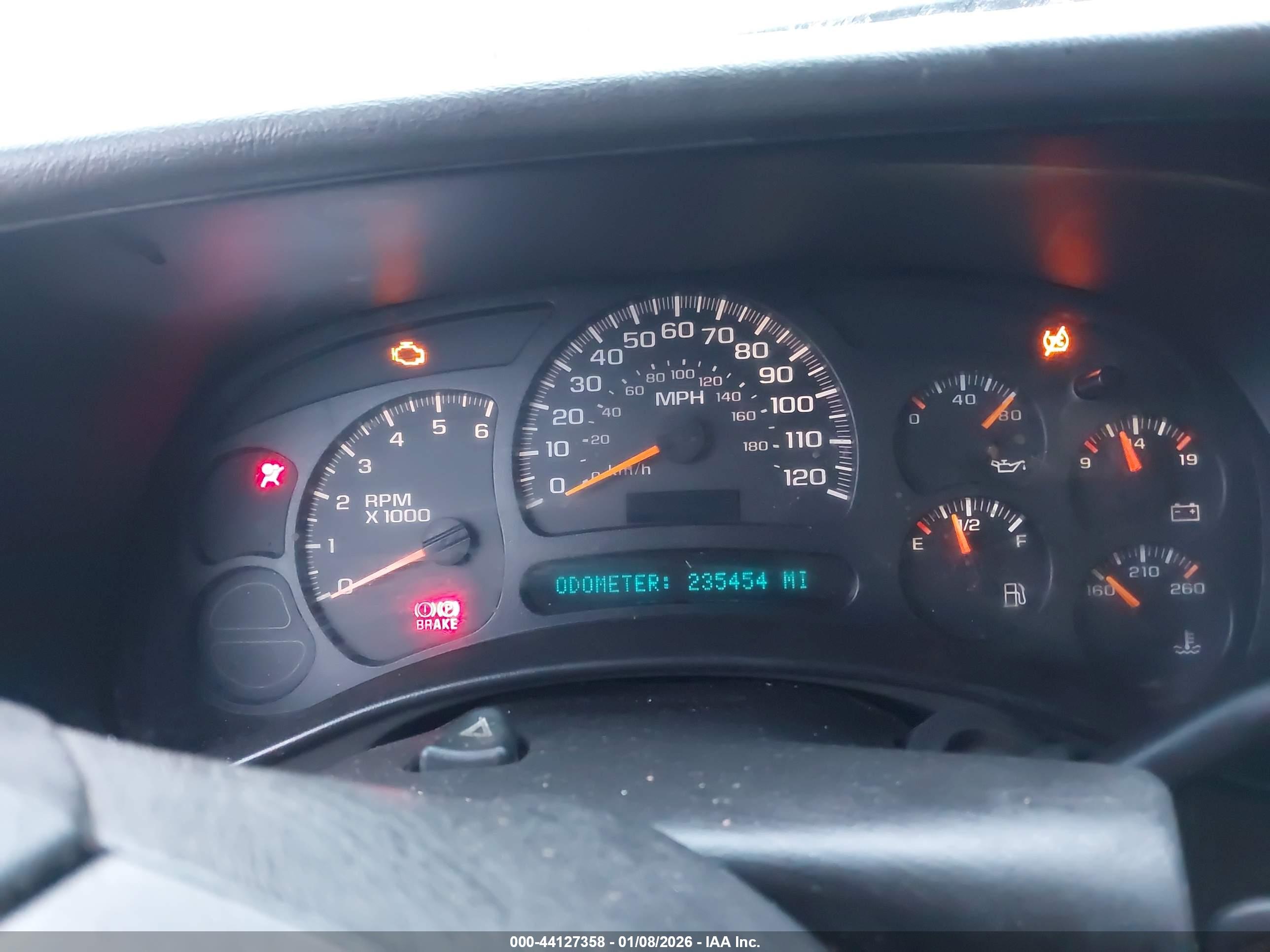 CHEVROLET SILVERADO image 7