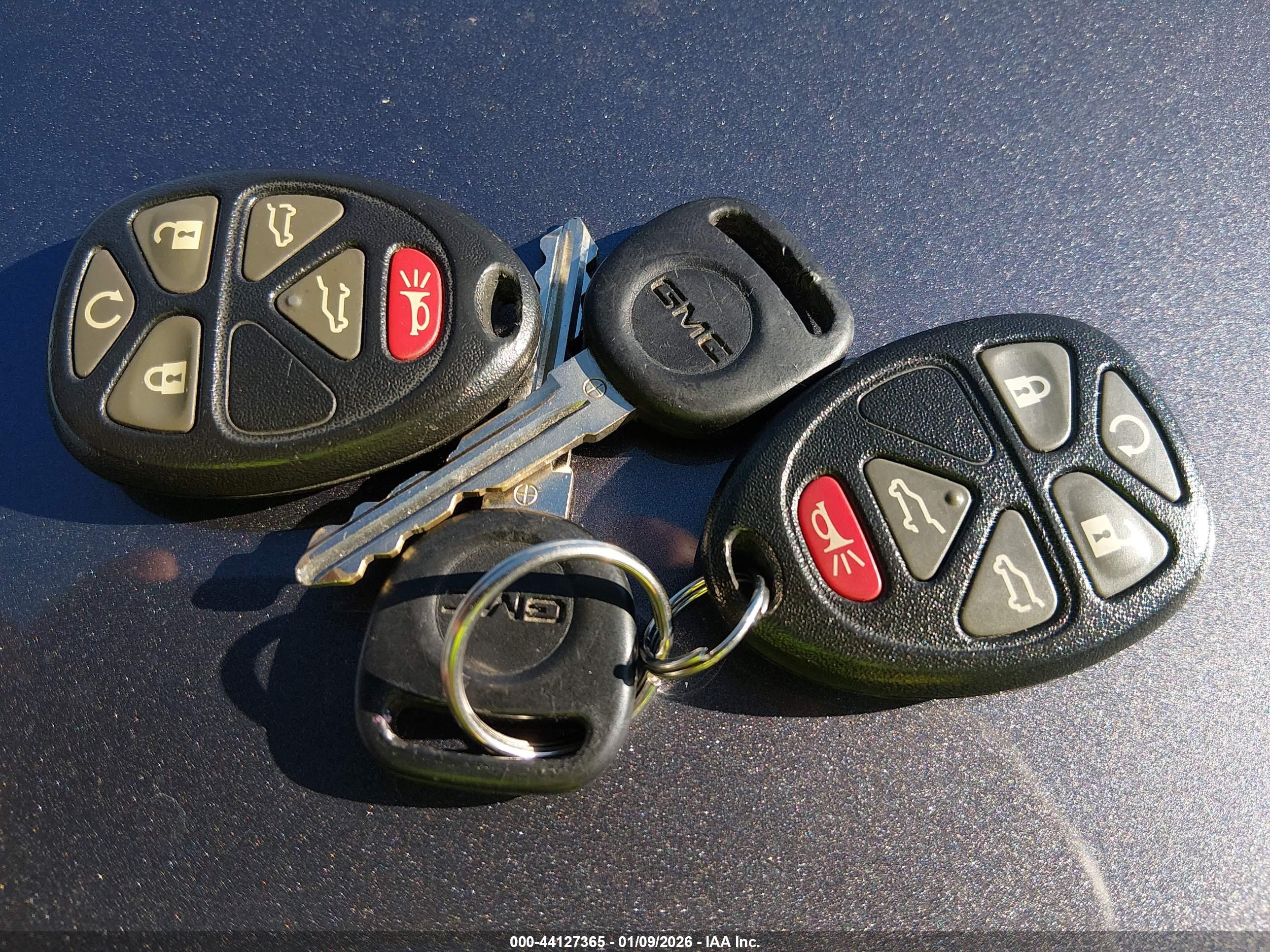 GMC YUKON image 11
