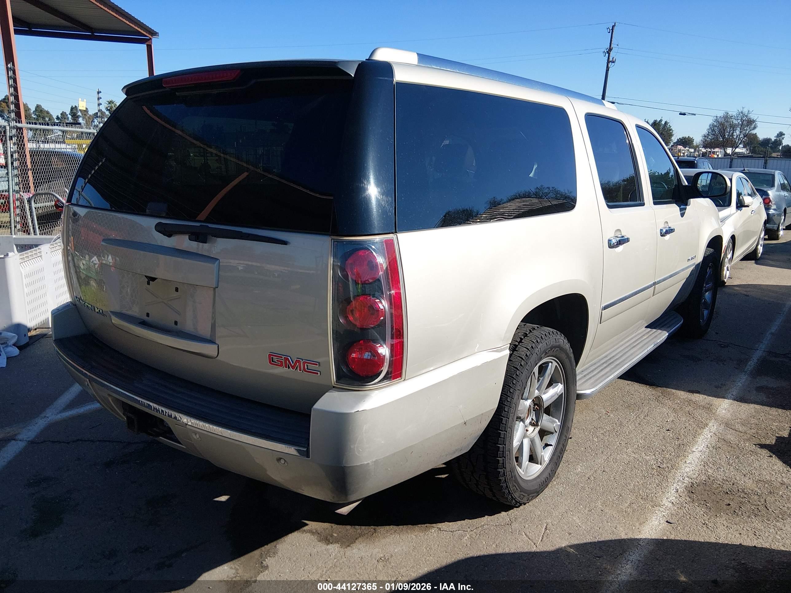 GMC YUKON image 4