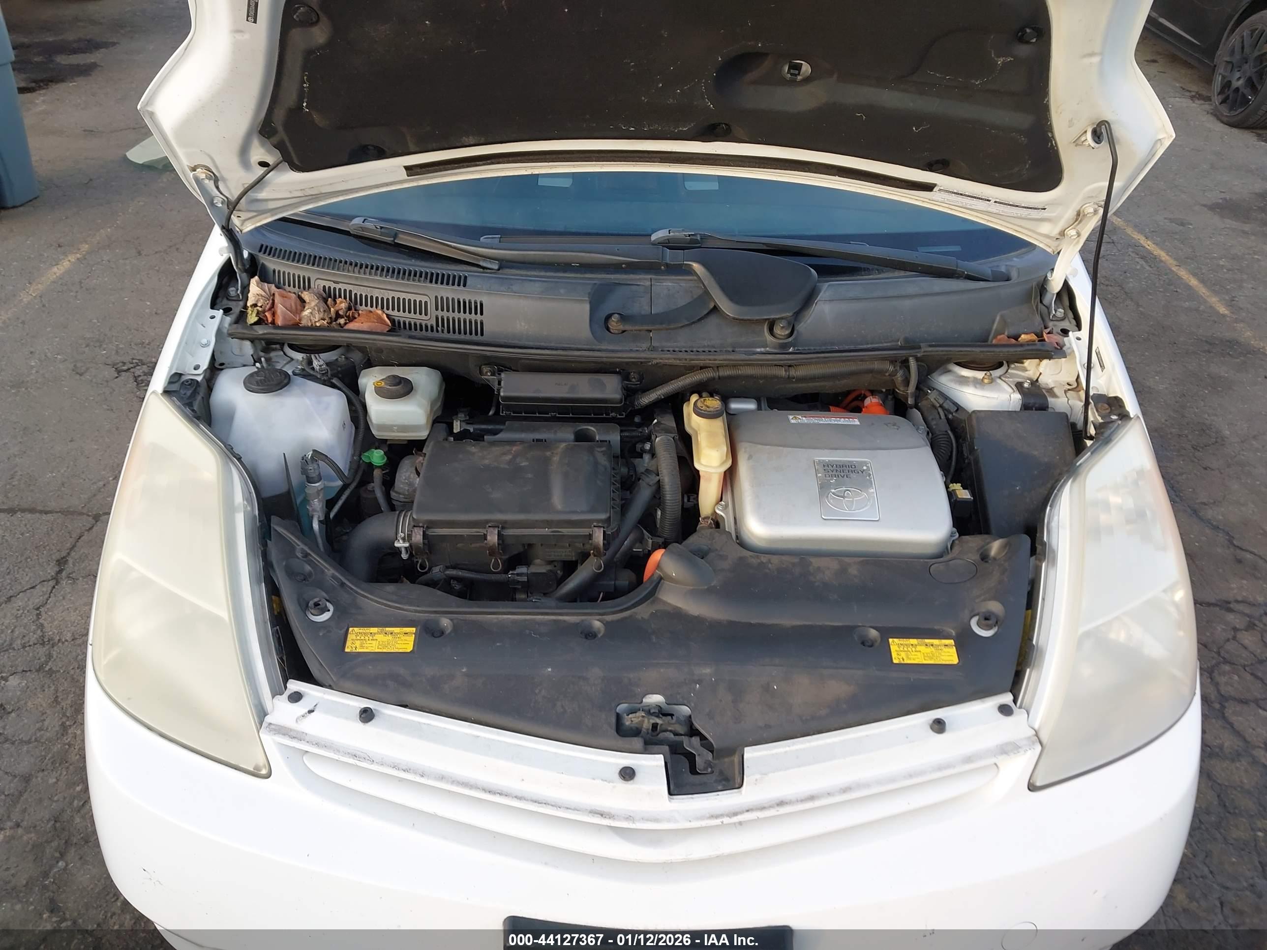 TOYOTA PRIUS image 10