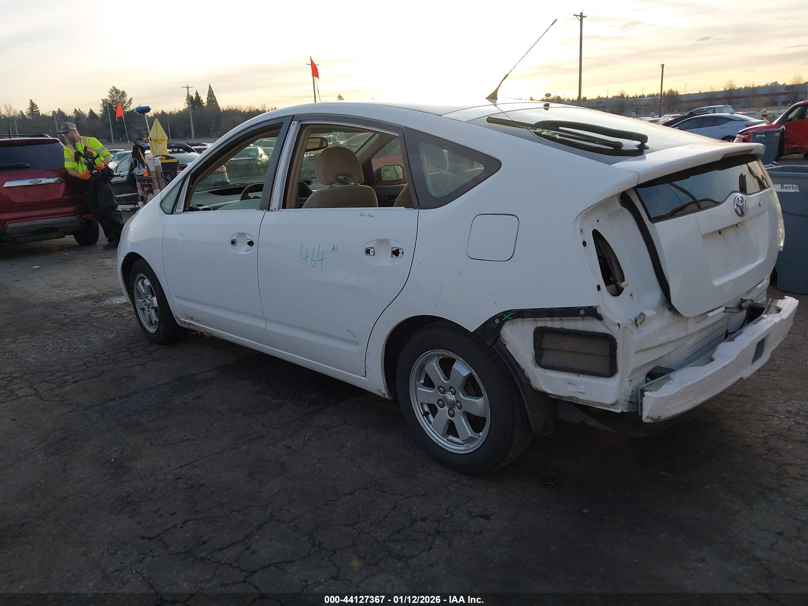 TOYOTA PRIUS image 3