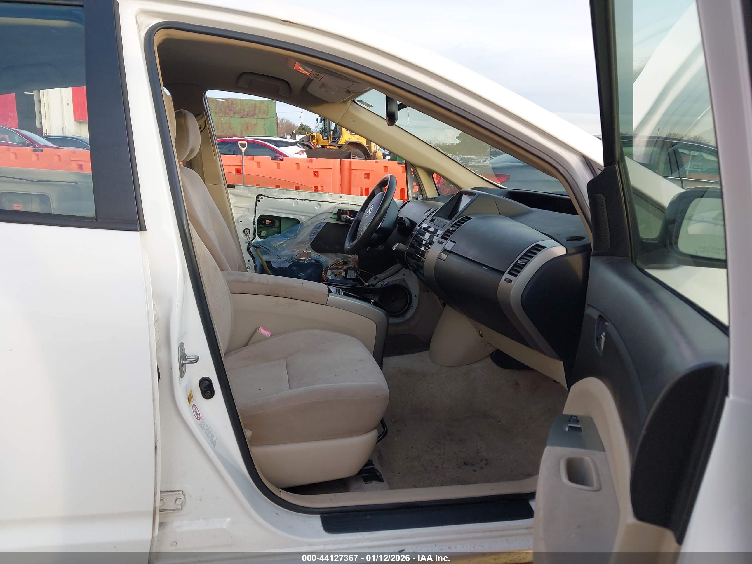 TOYOTA PRIUS image 5