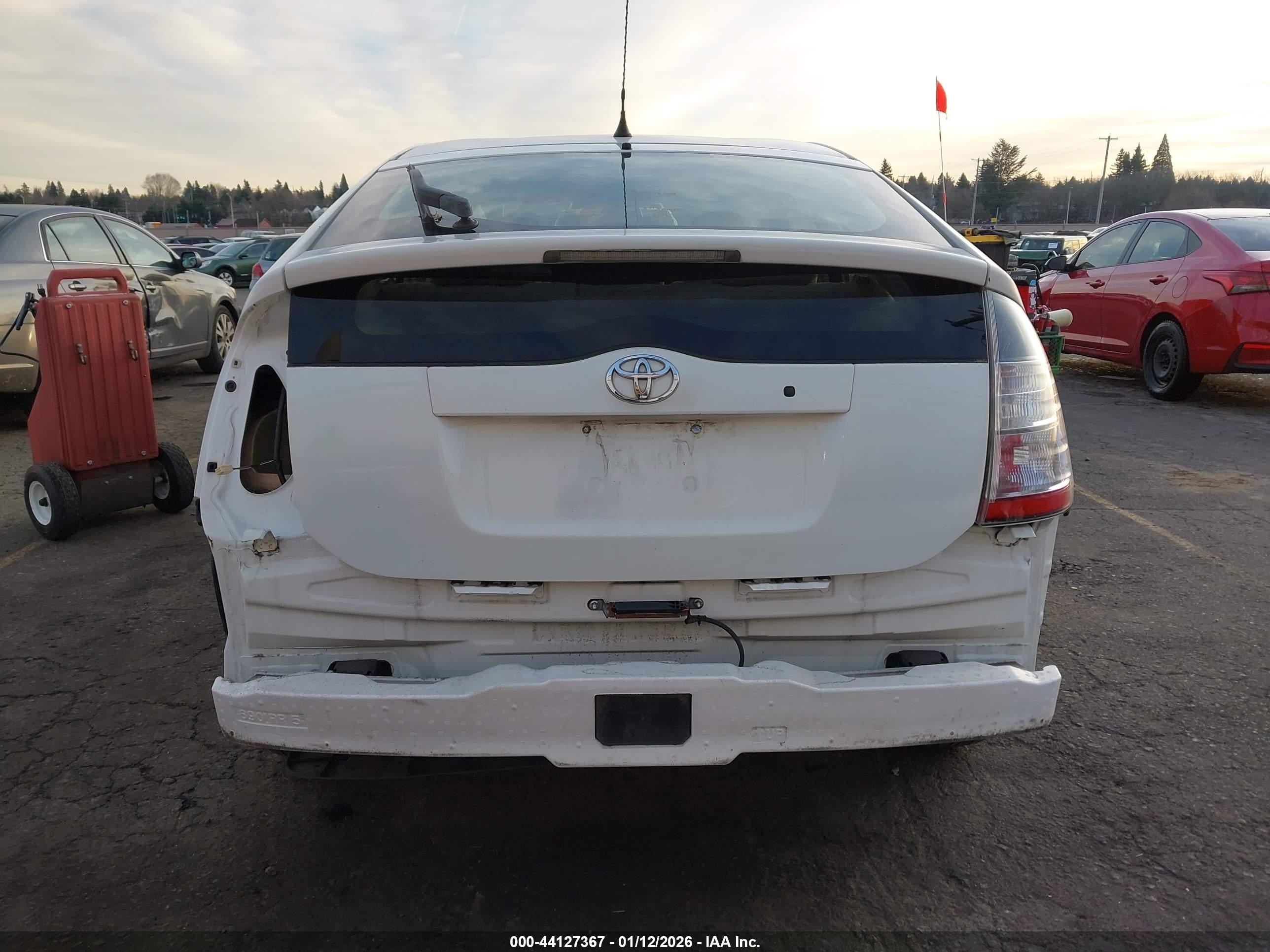 TOYOTA PRIUS image 6