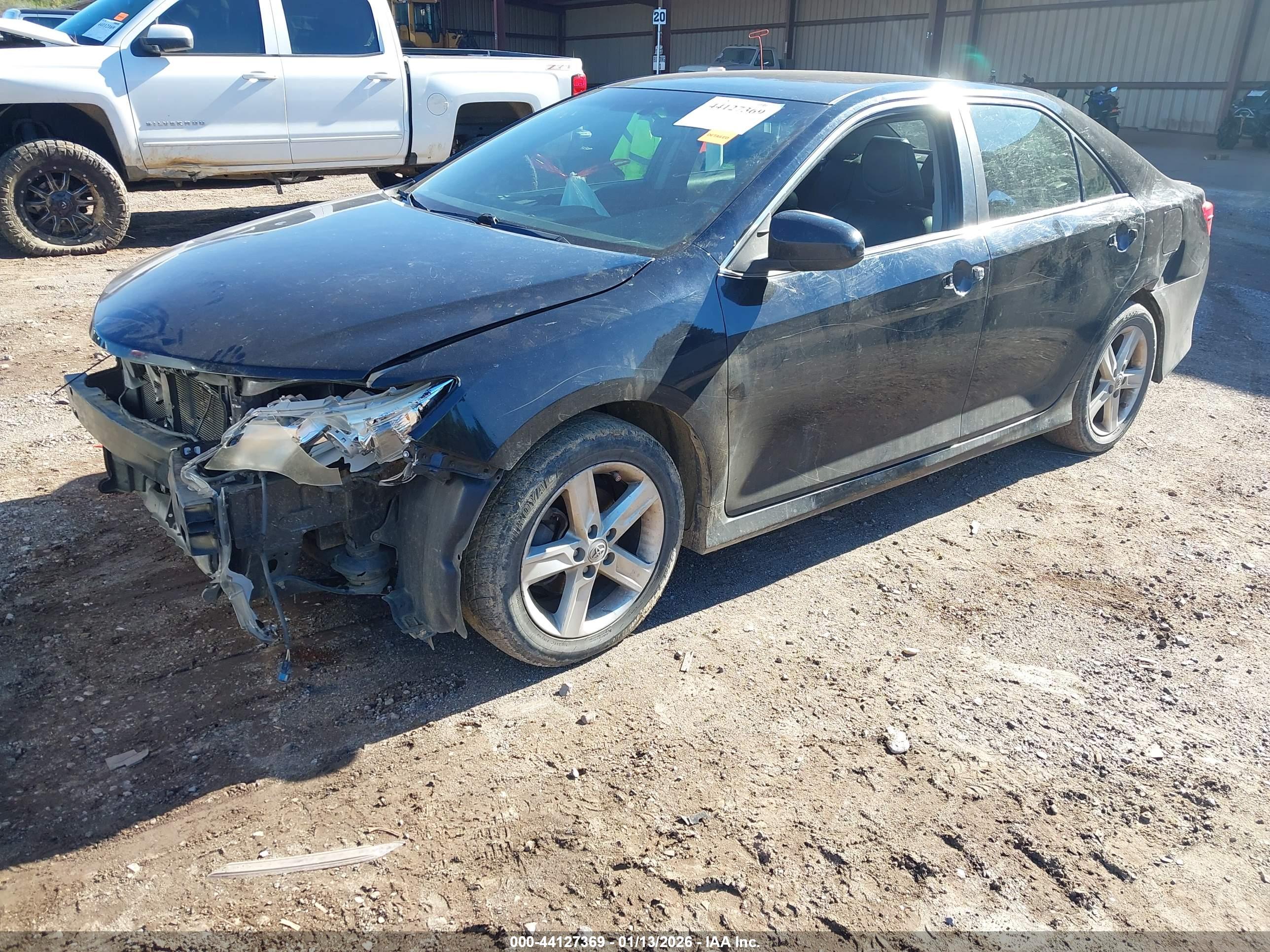 TOYOTA CAMRY image 2