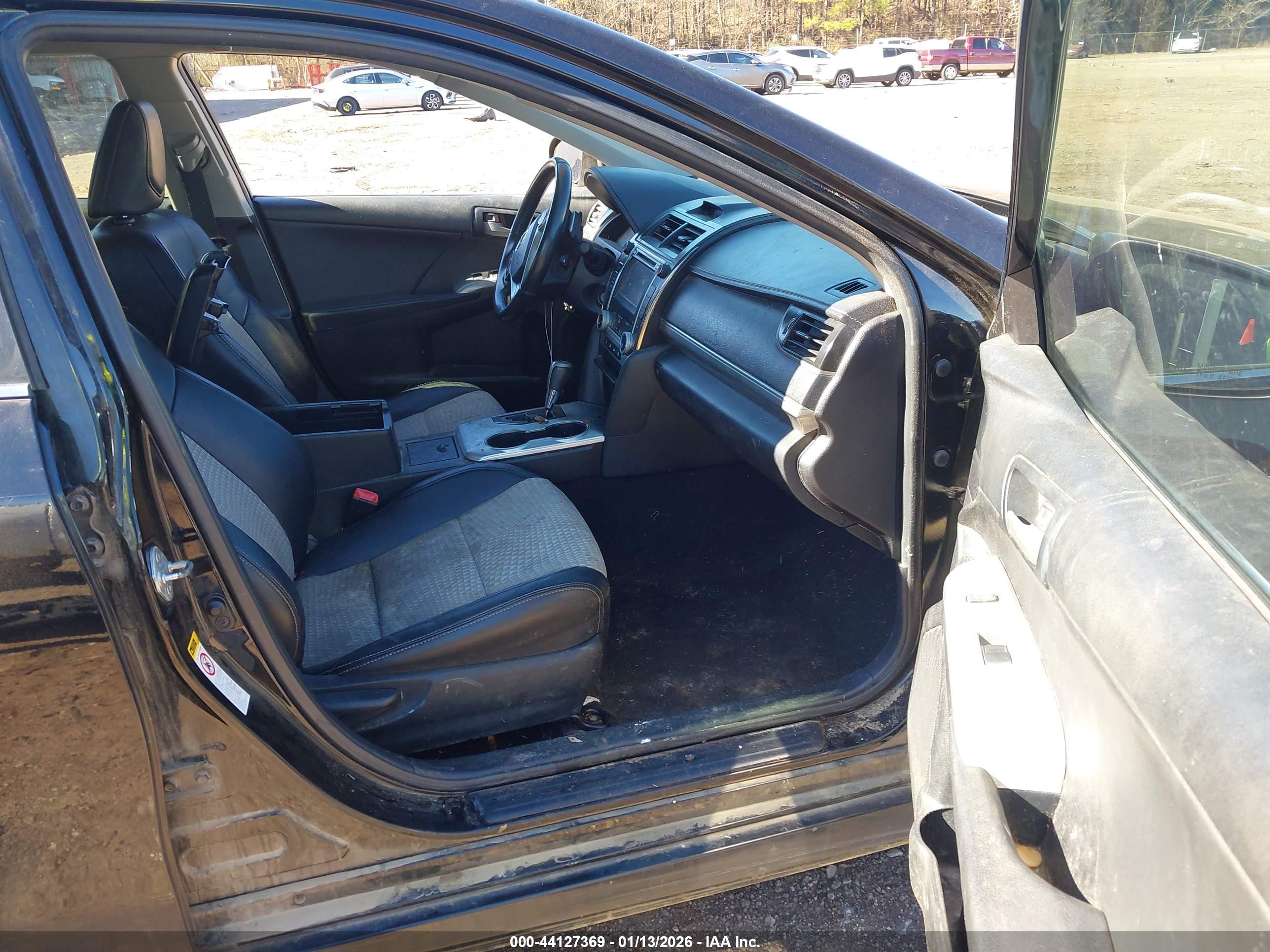 TOYOTA CAMRY image 5