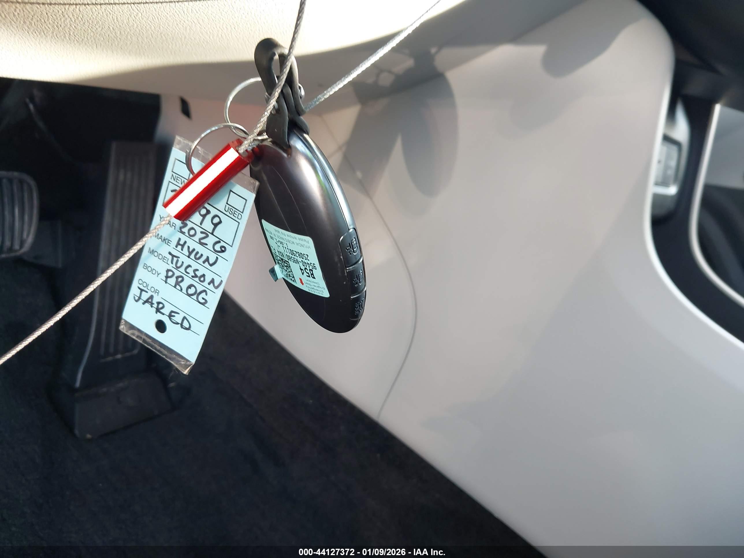 HYUNDAI TUCSON image 11