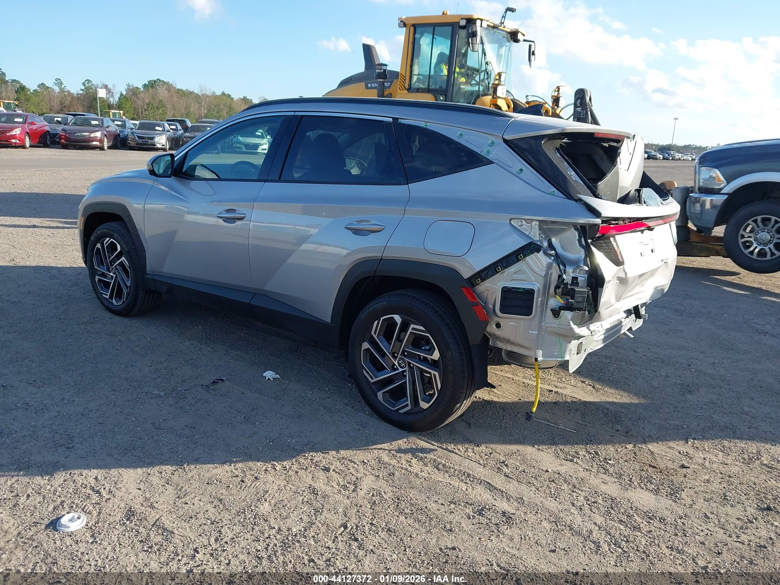 HYUNDAI TUCSON image 3