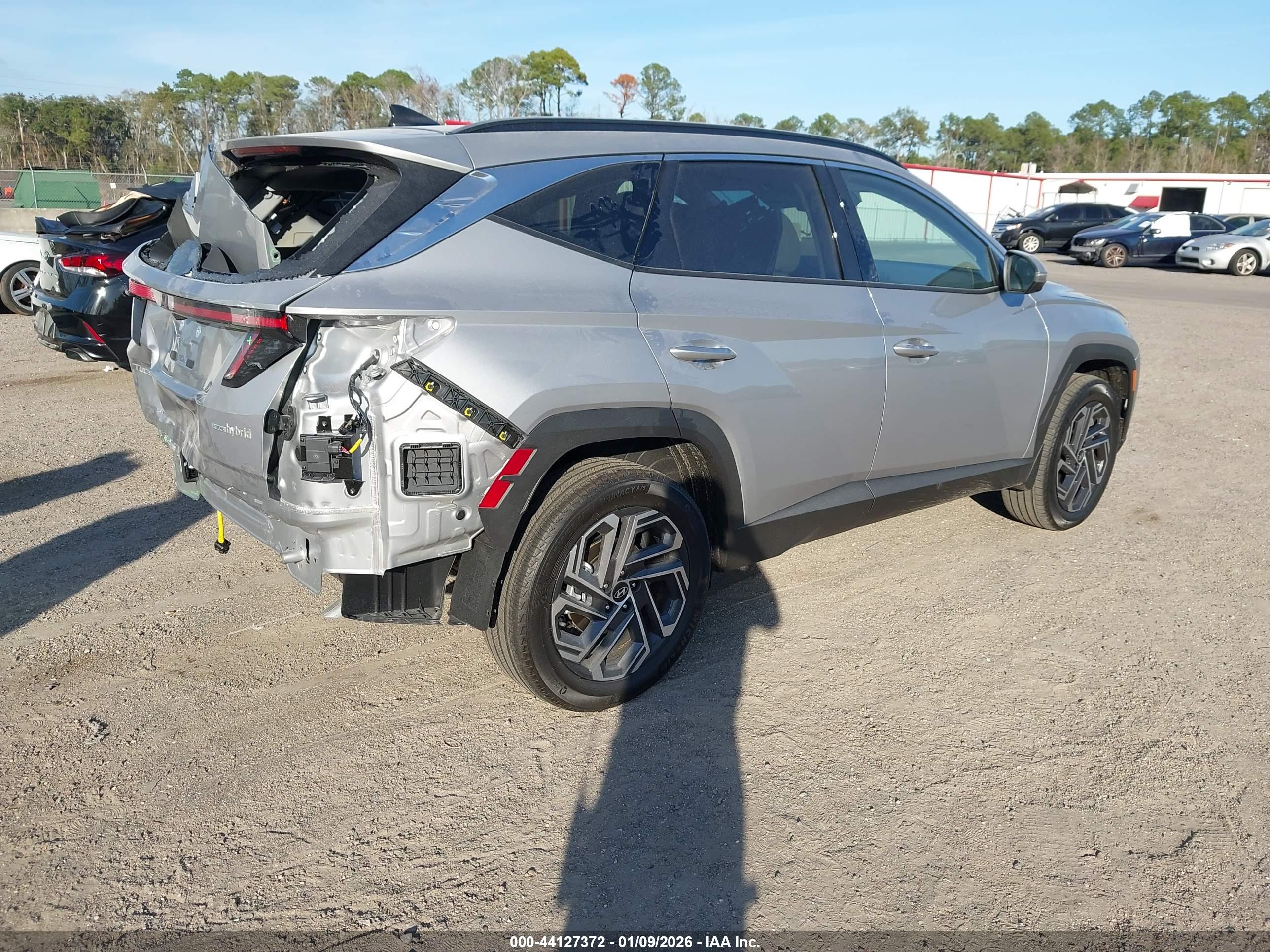 HYUNDAI TUCSON image 4