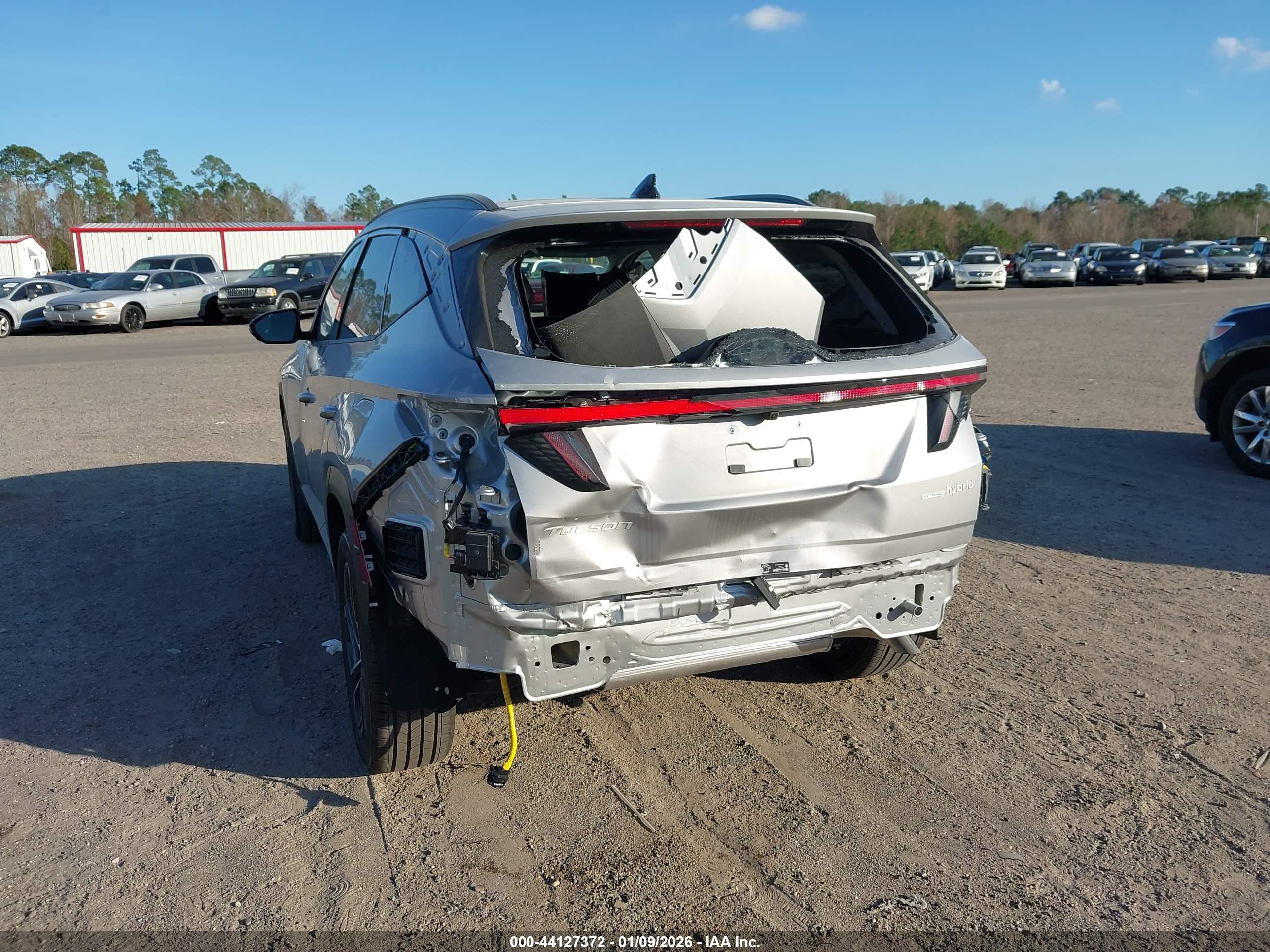 HYUNDAI TUCSON image 6