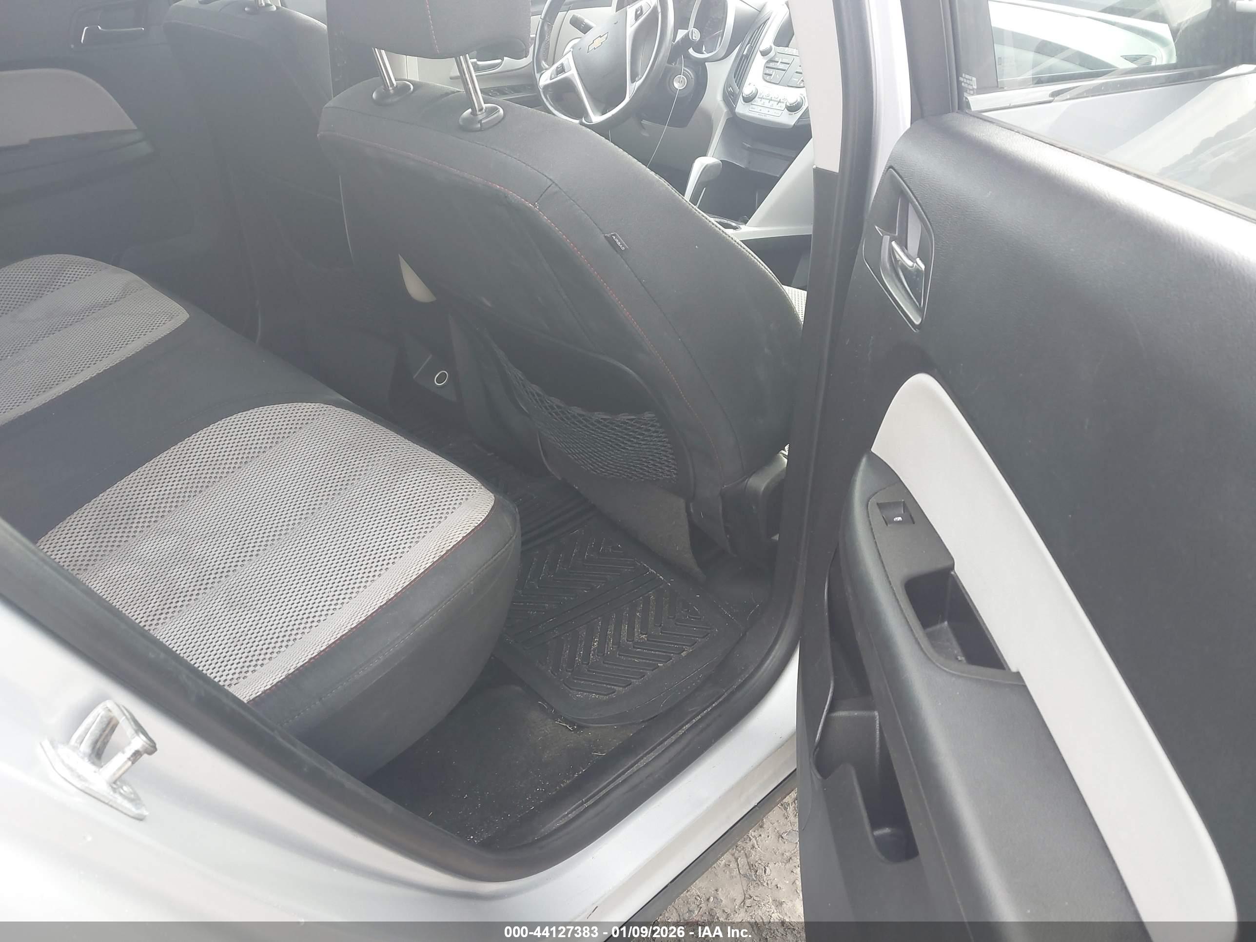 CHEVROLET EQUINOX image 8