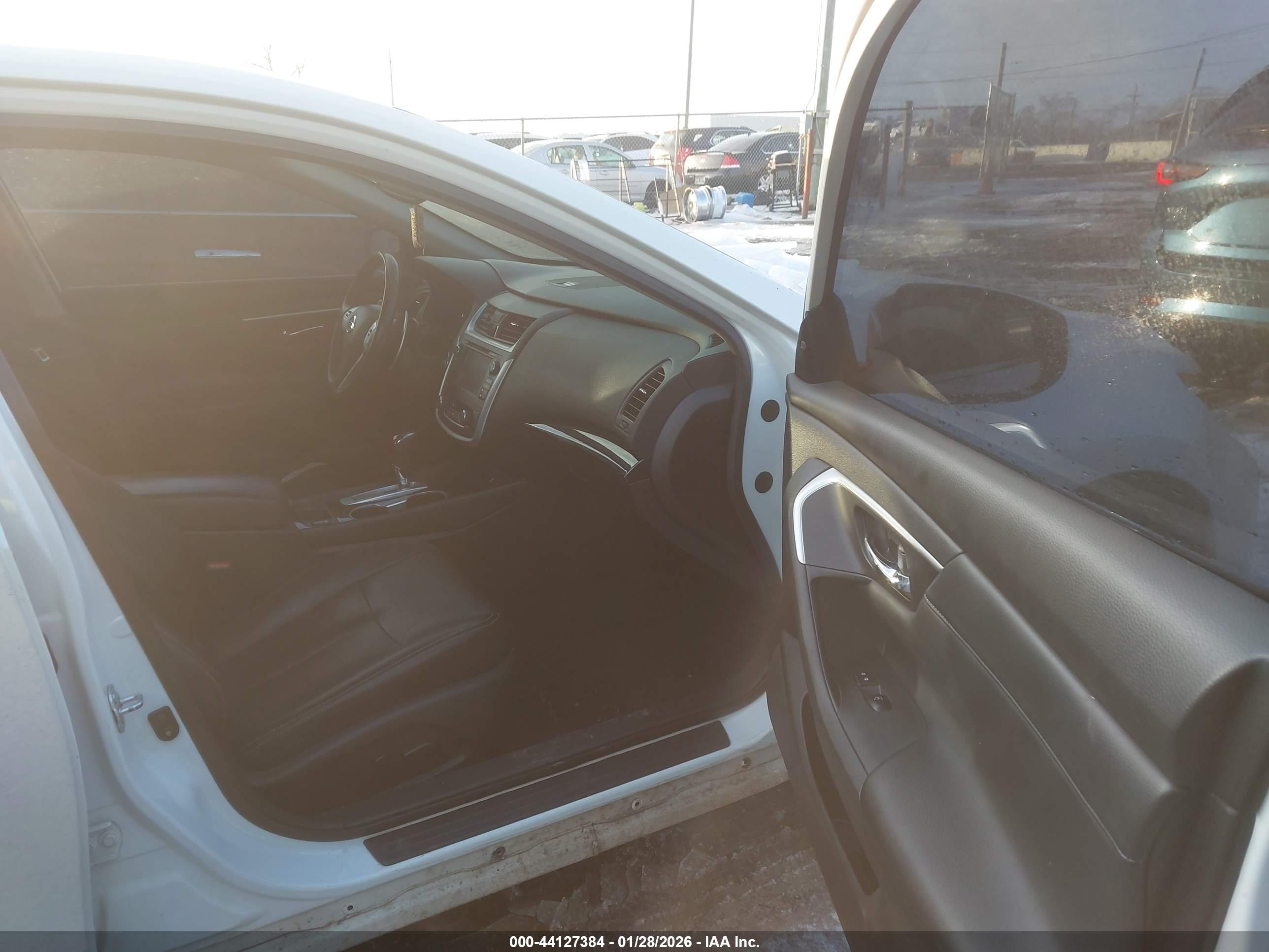 NISSAN ALTIMA image 5