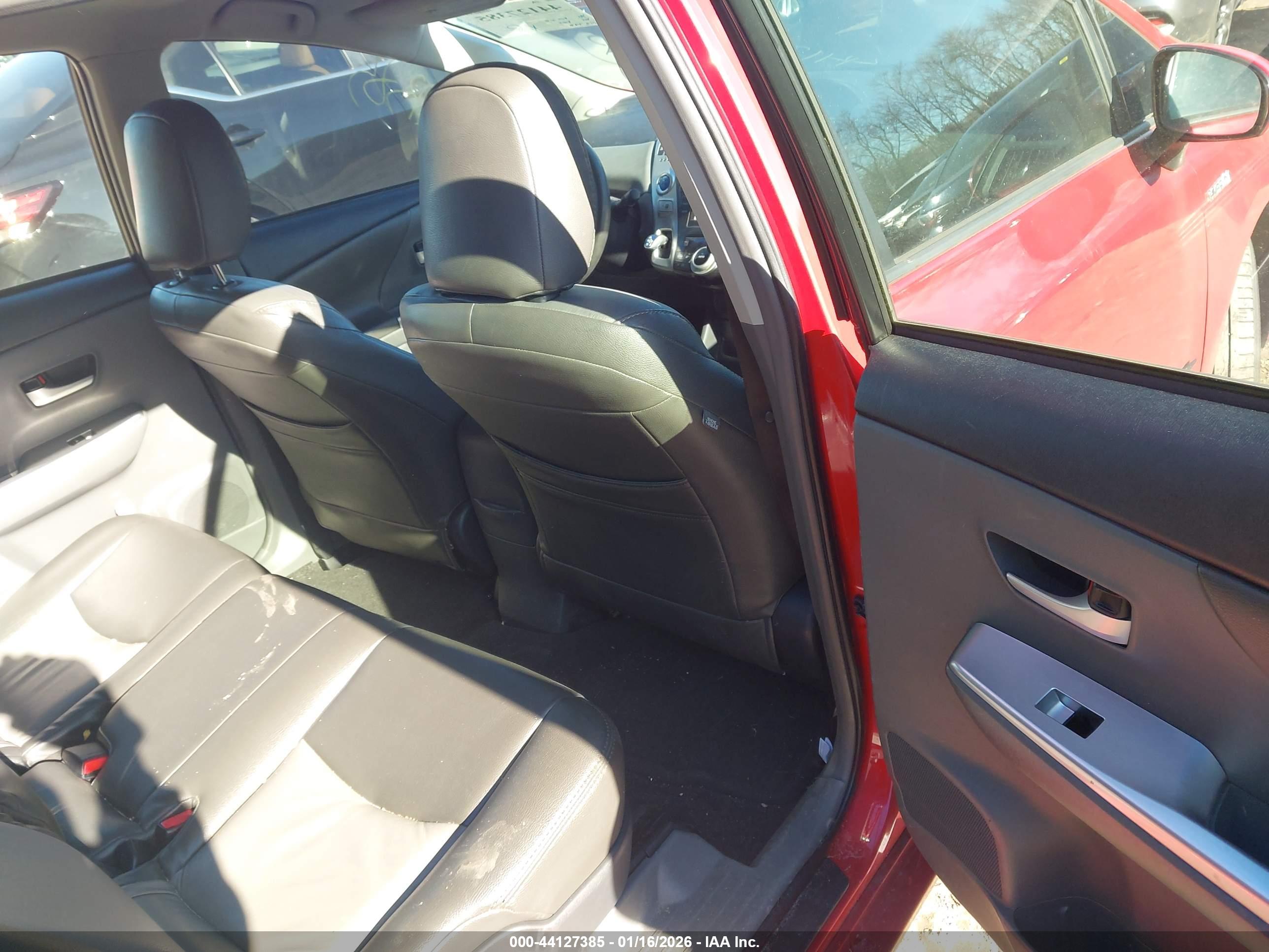 TOYOTA PRIUS image 8