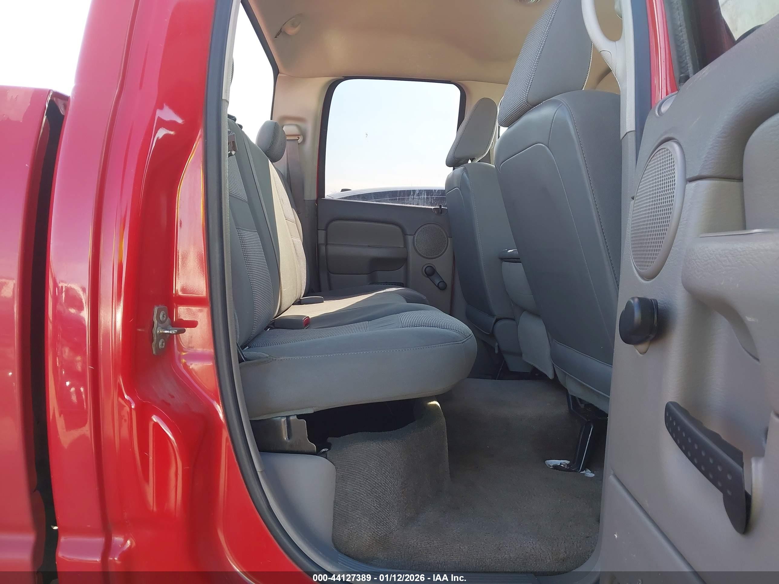 DODGE RAM image 8