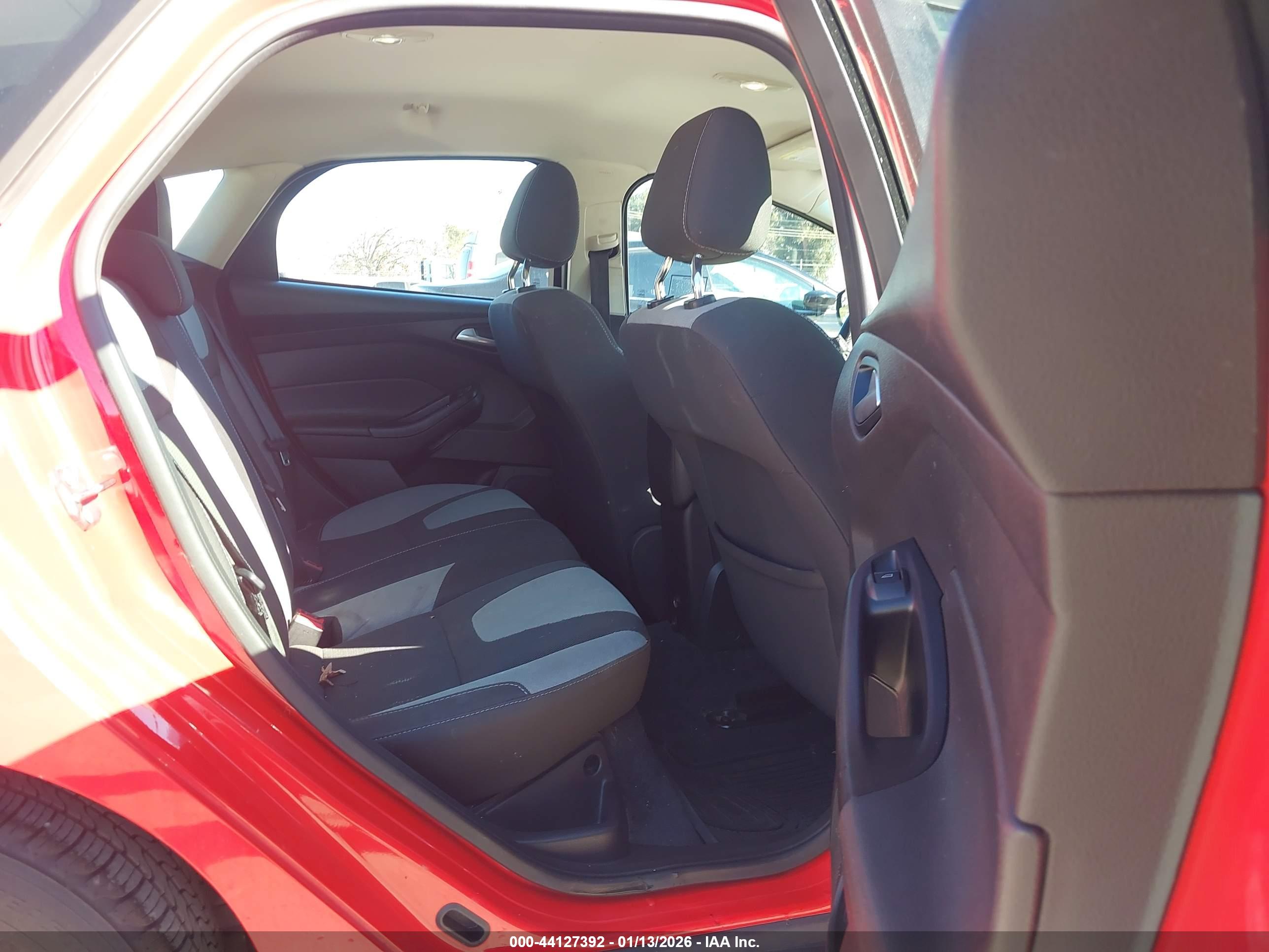 FORD FOCUS image 8