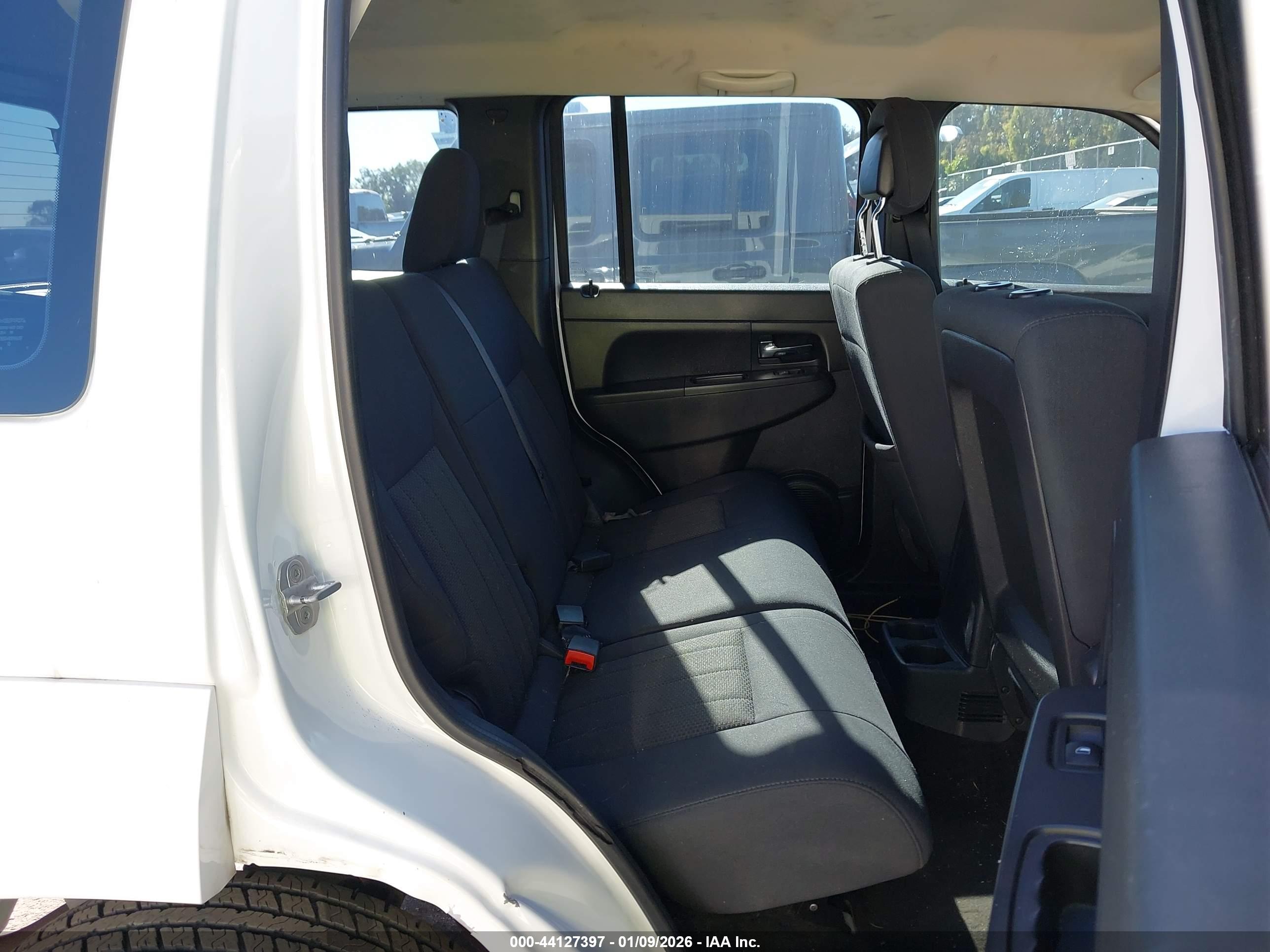 JEEP LIBERTY image 8