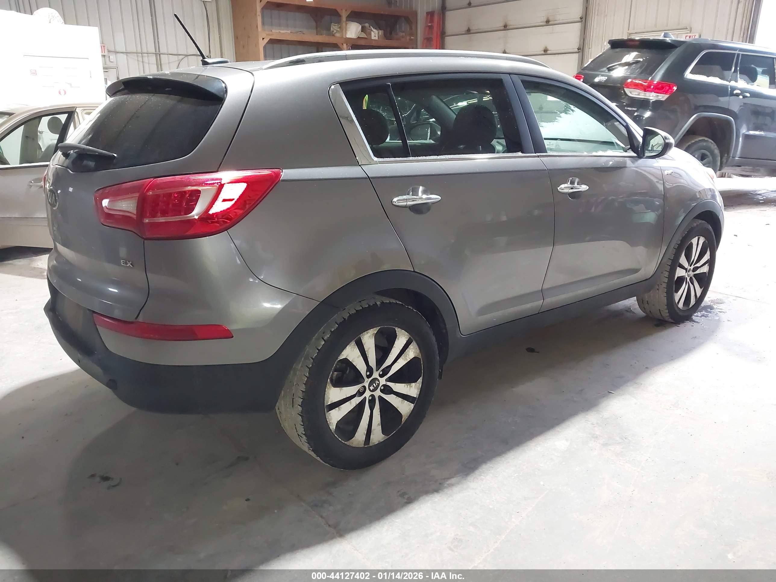 KIA SPORTAGE image 4