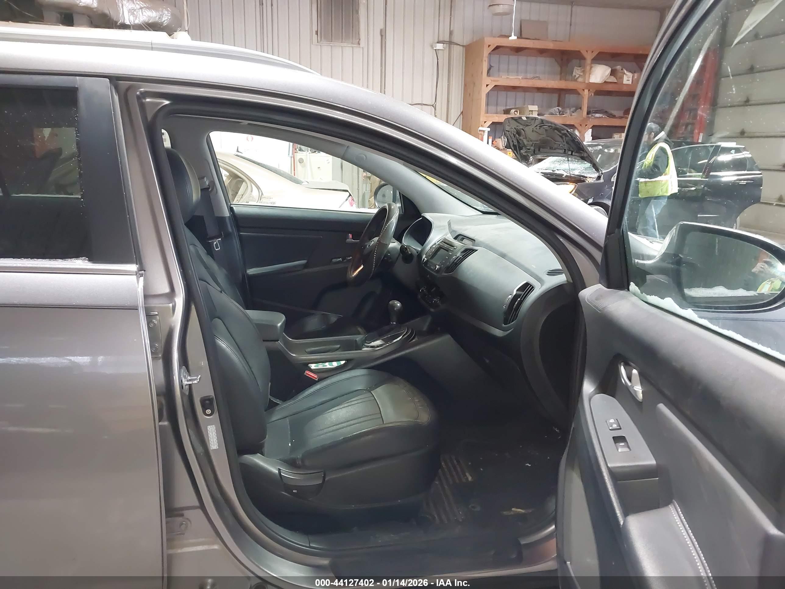 KIA SPORTAGE image 5