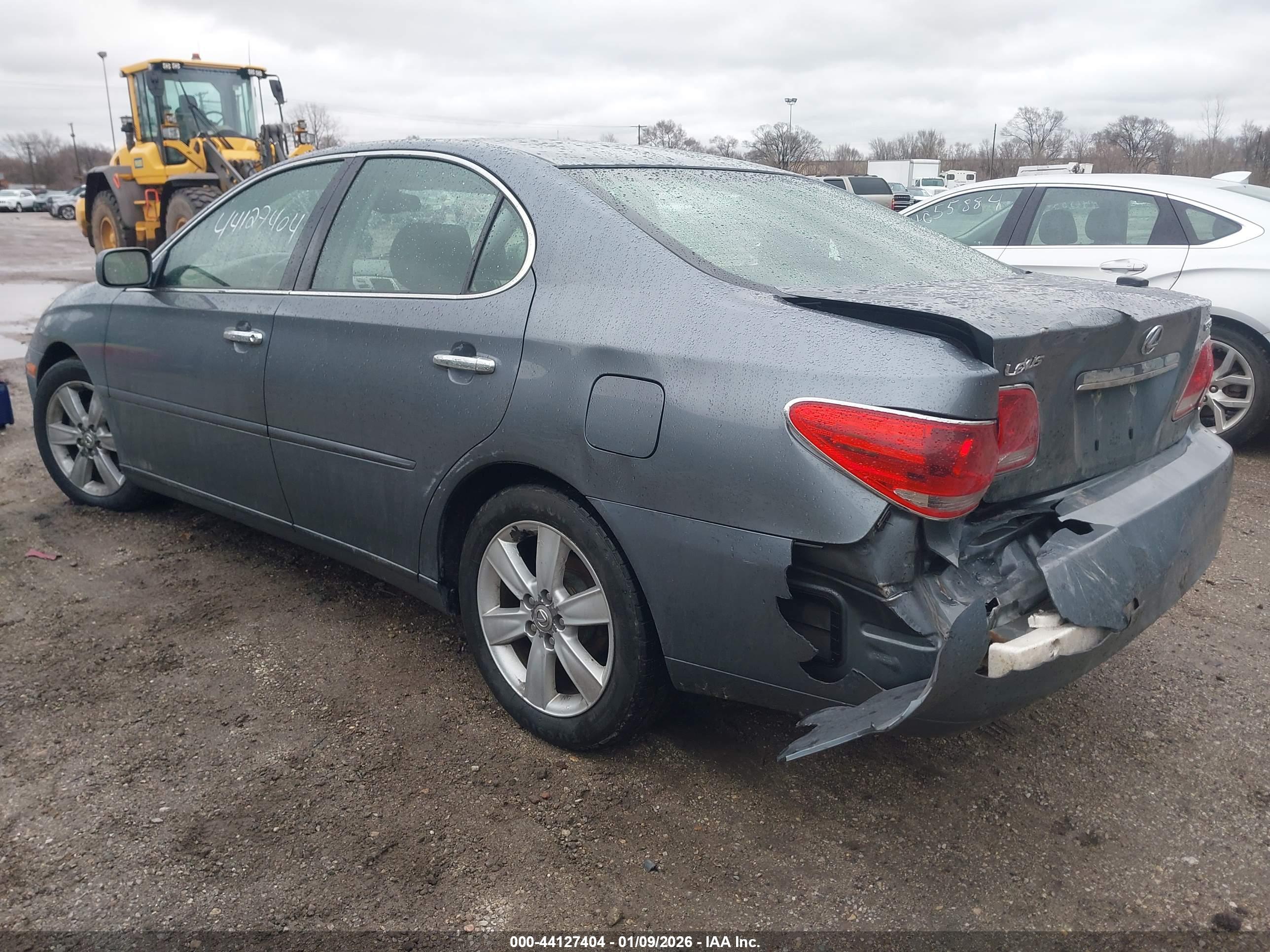 LEXUS ES image 3