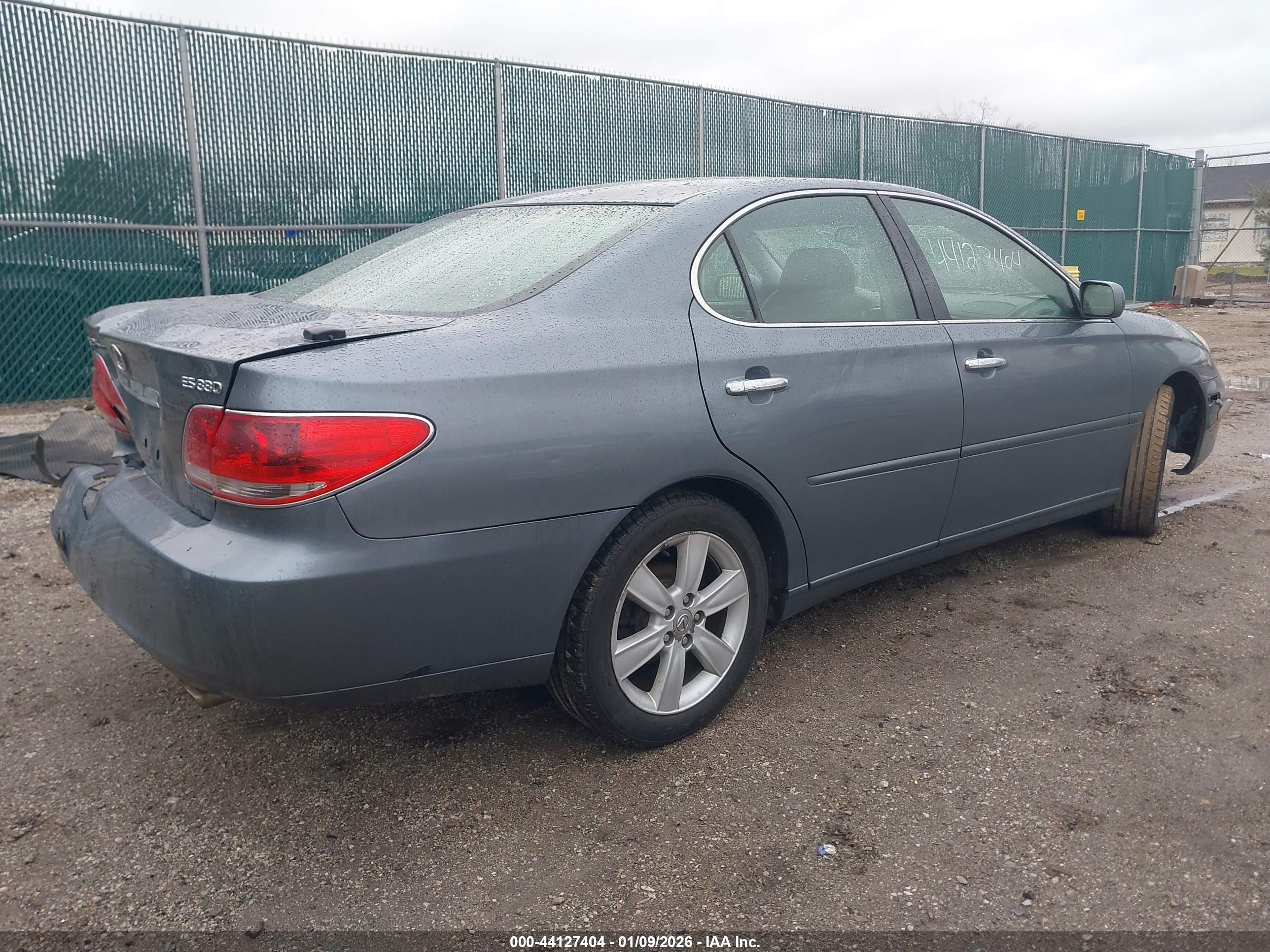 LEXUS ES image 4