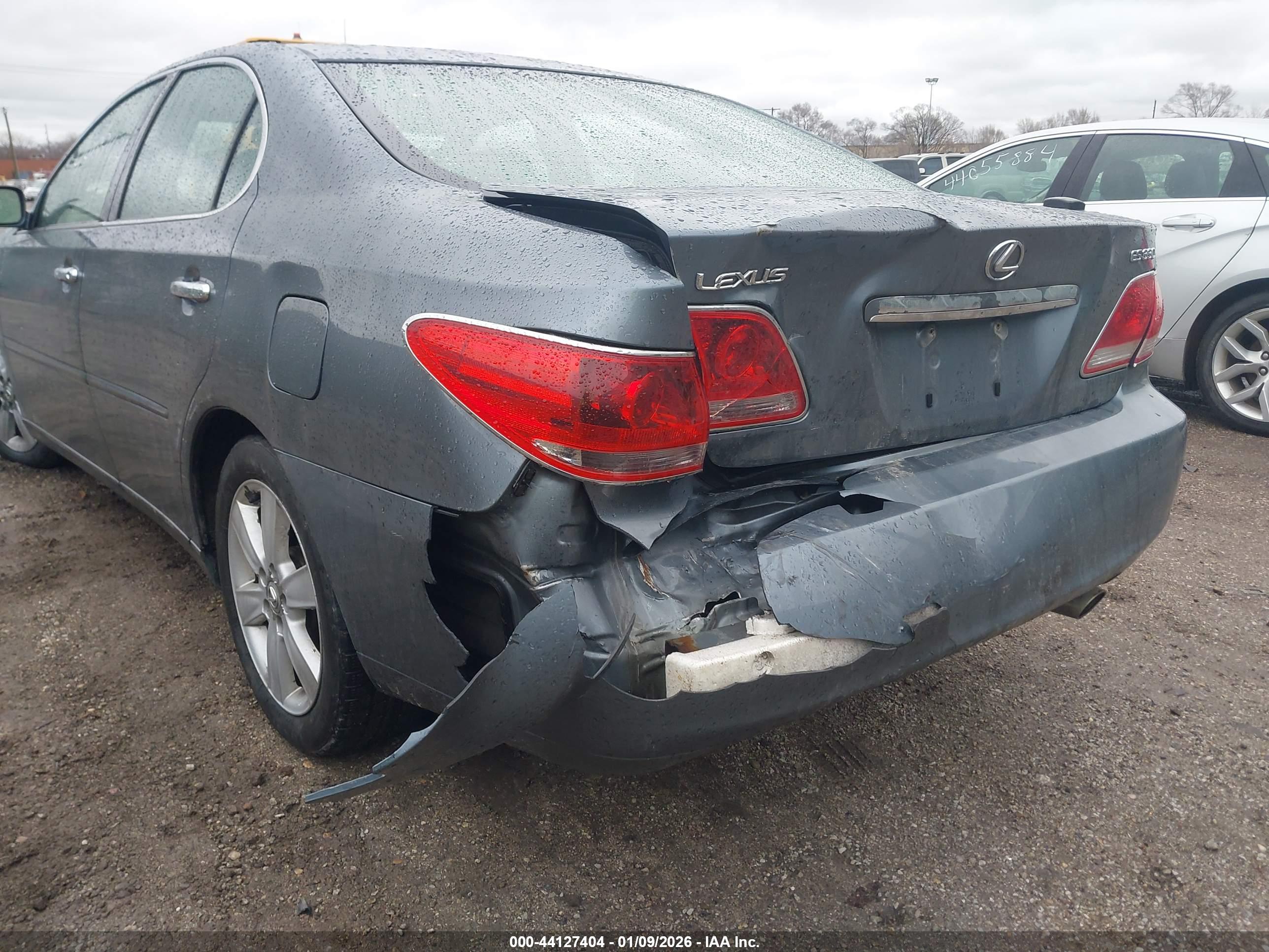 LEXUS ES image 6
